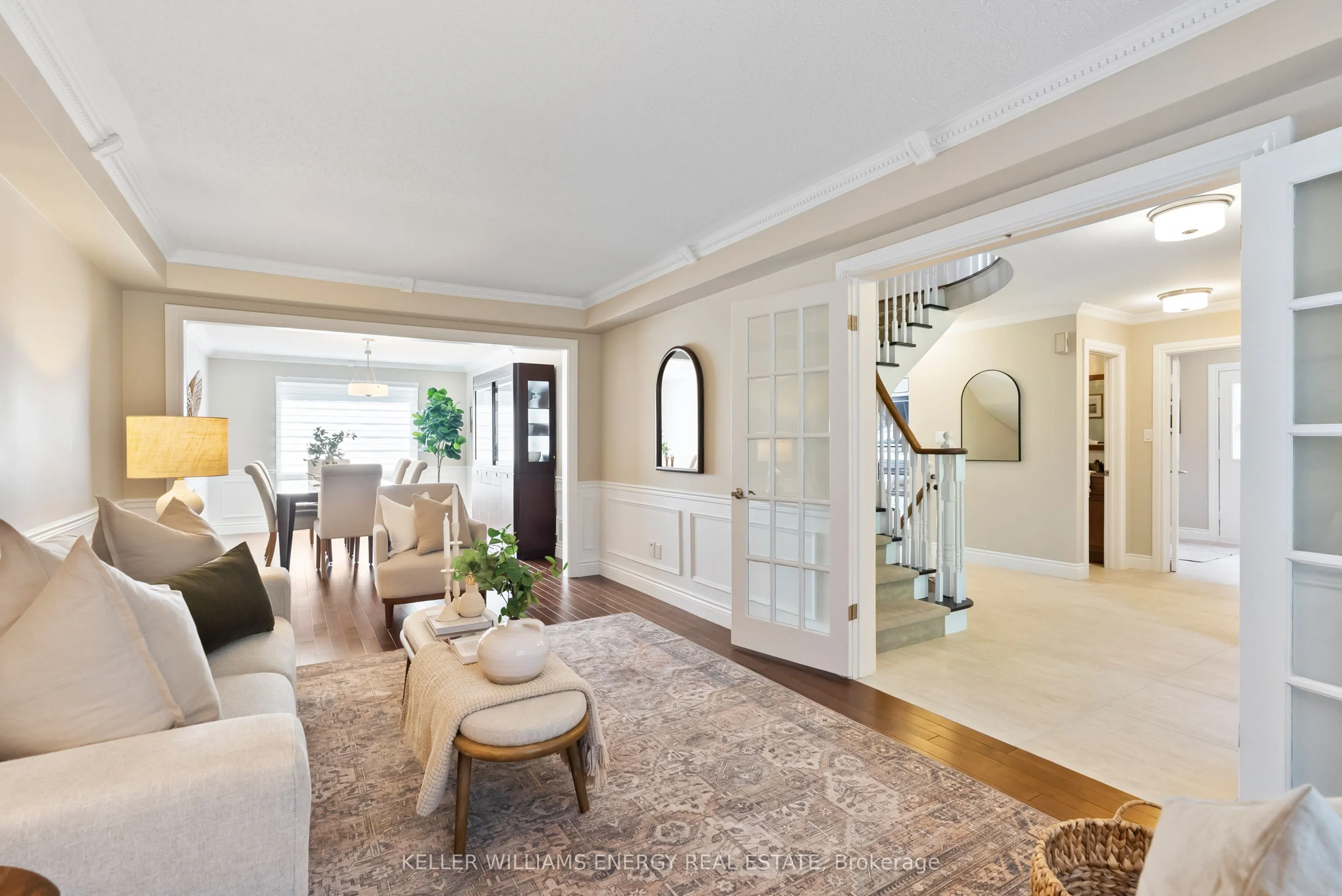 807 Regal Crescent