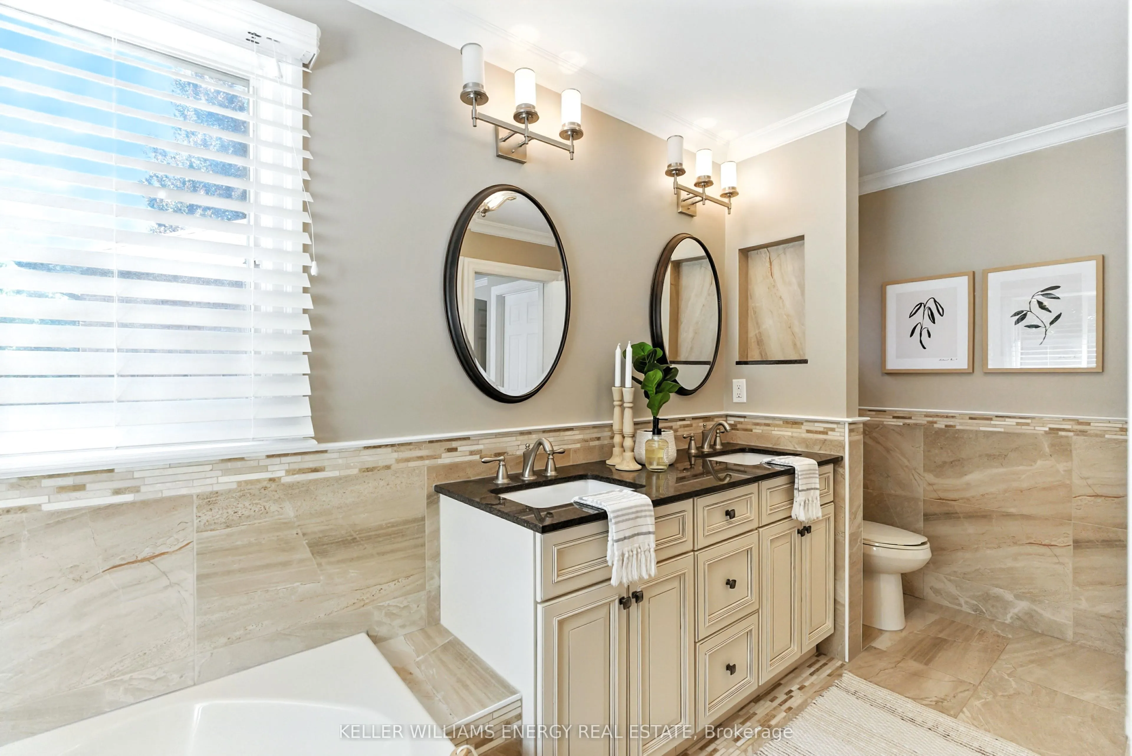 807 Regal Crescent