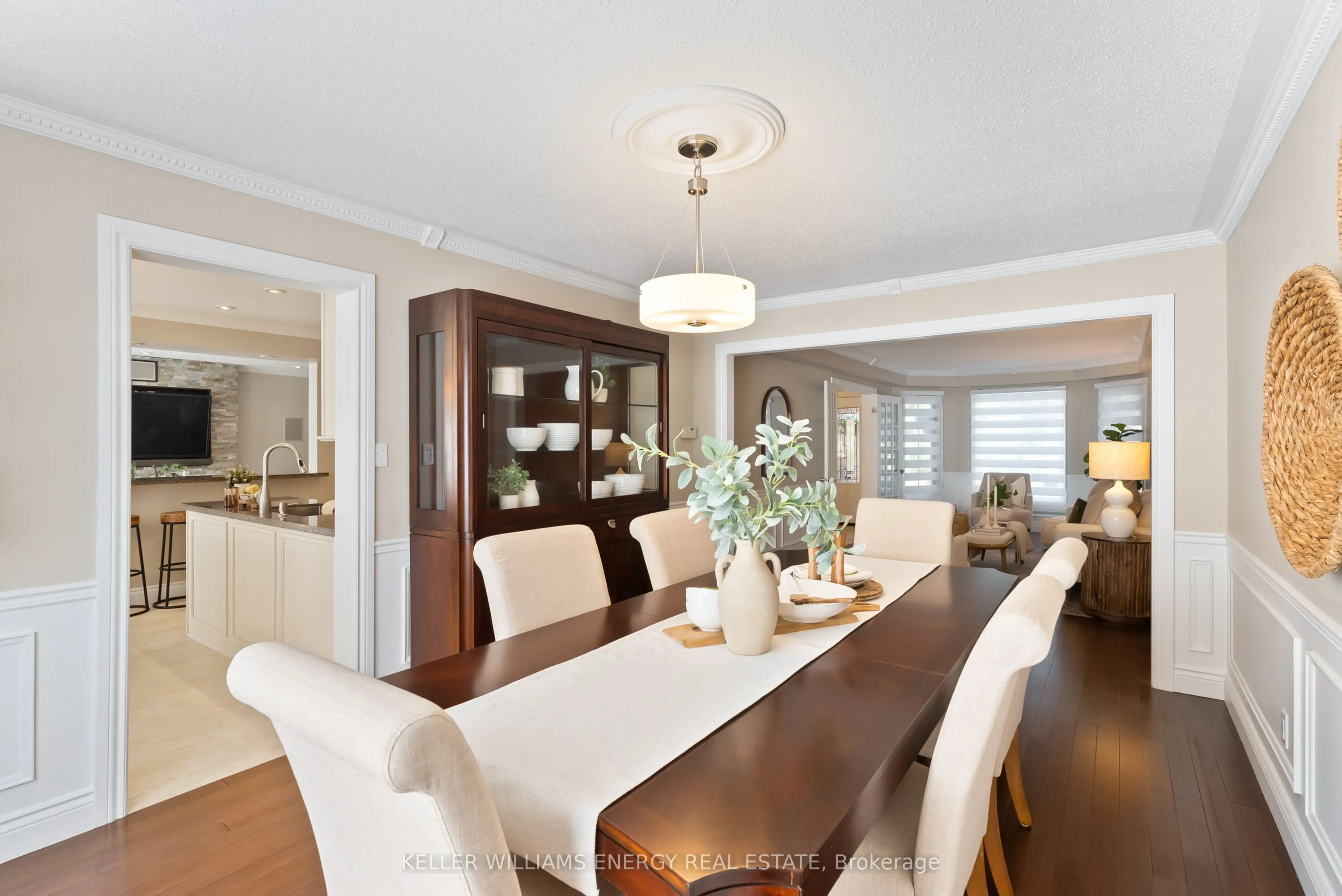 807 Regal Crescent