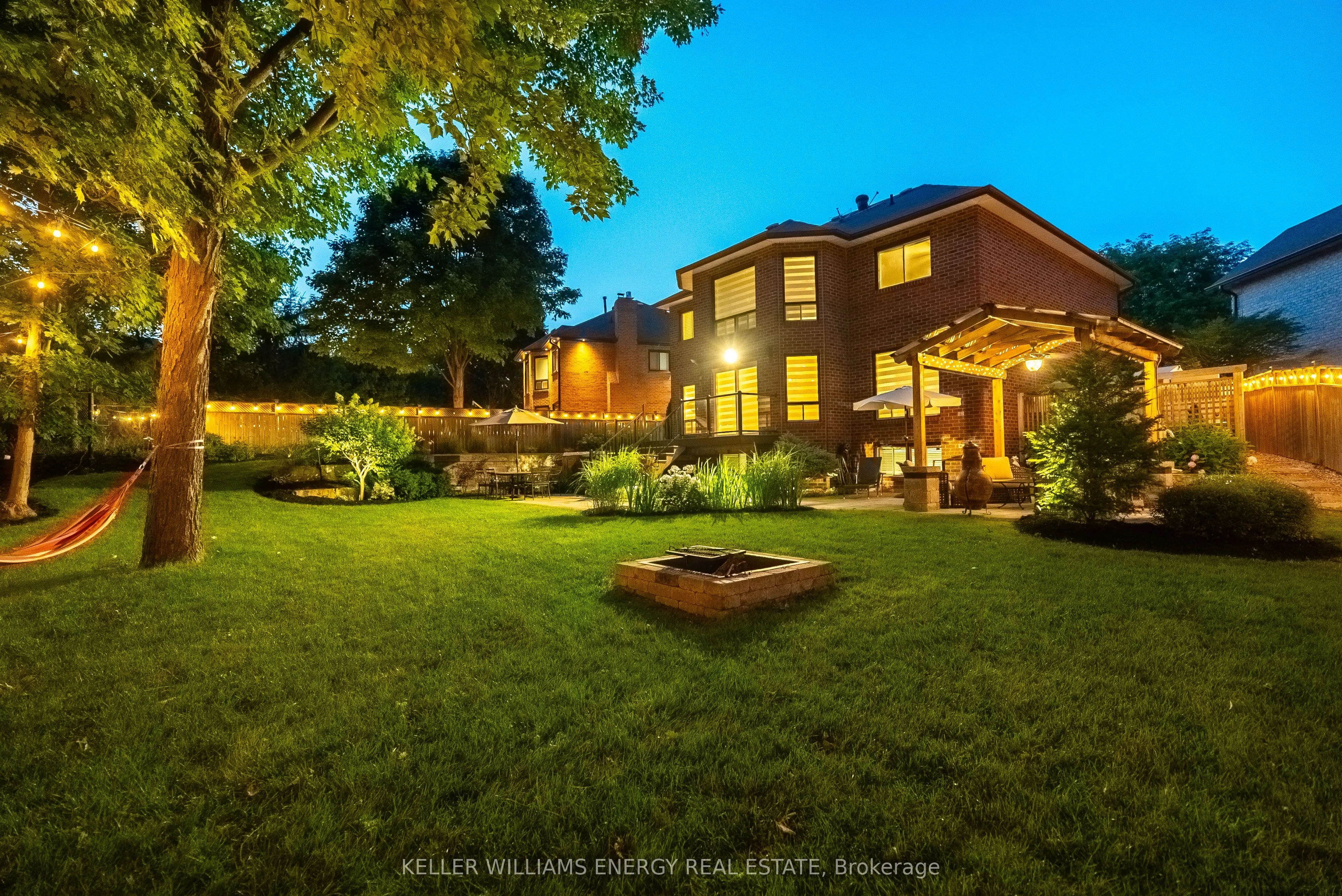 807 Regal Crescent
