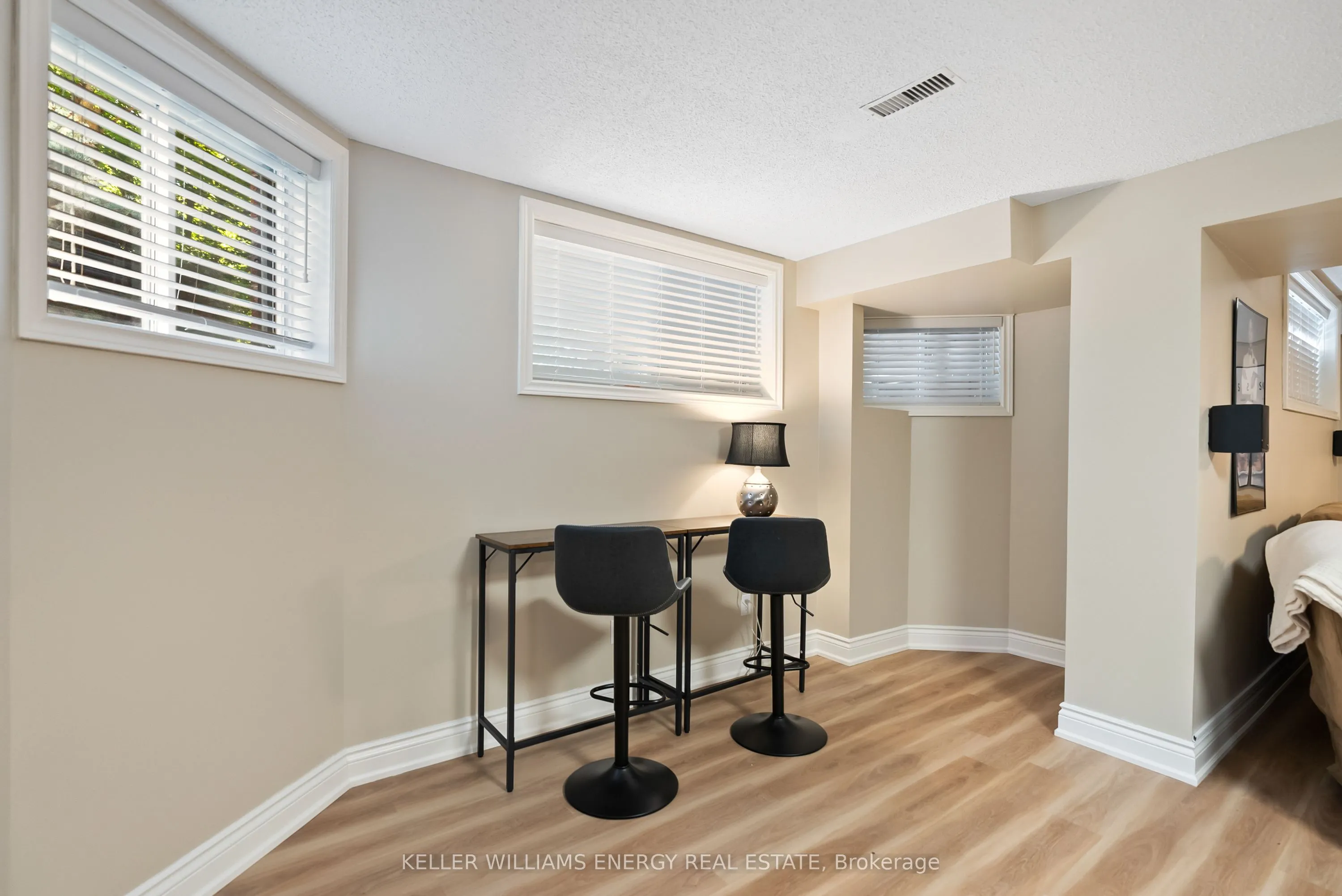 807 Regal Crescent