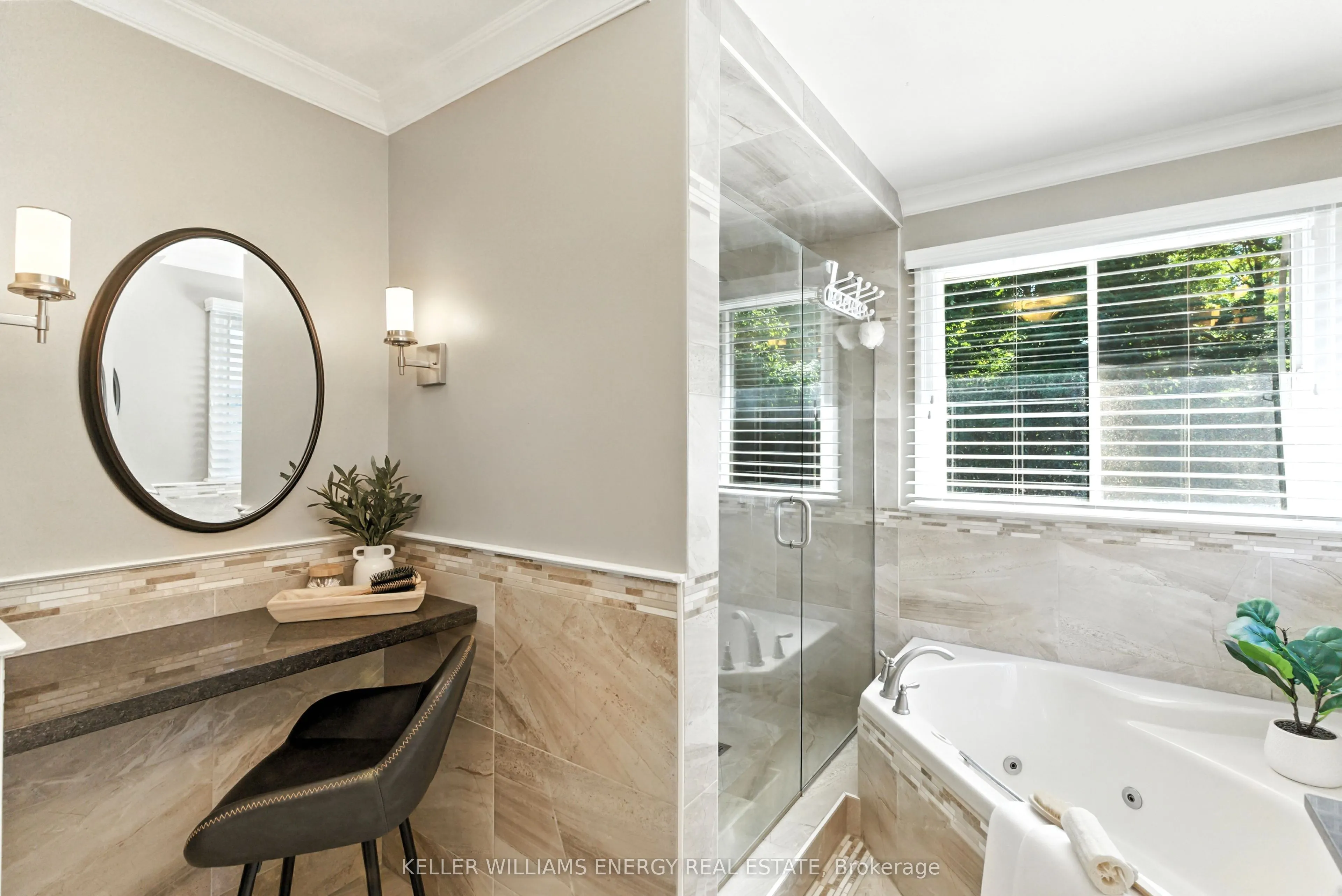 807 Regal Crescent