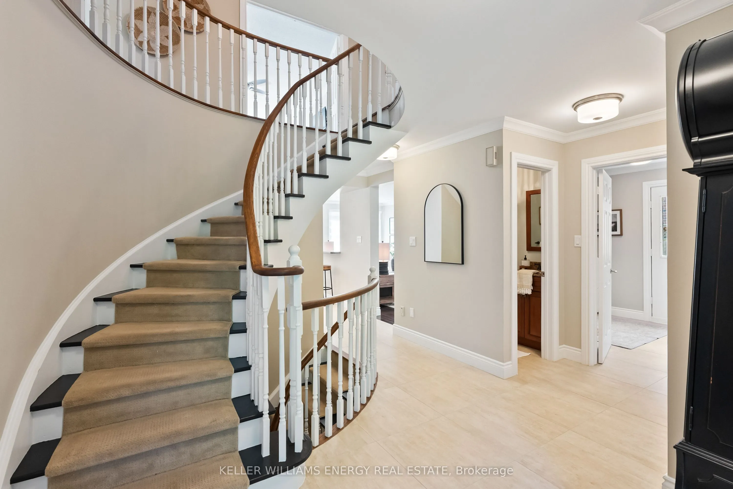 807 Regal Crescent