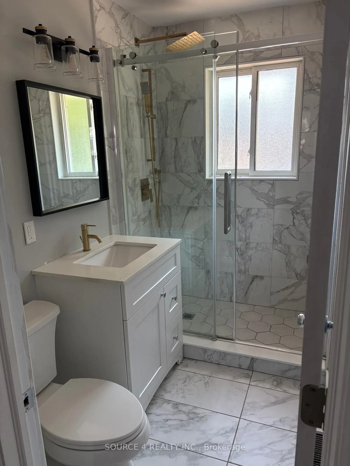 489 Rossland Road W