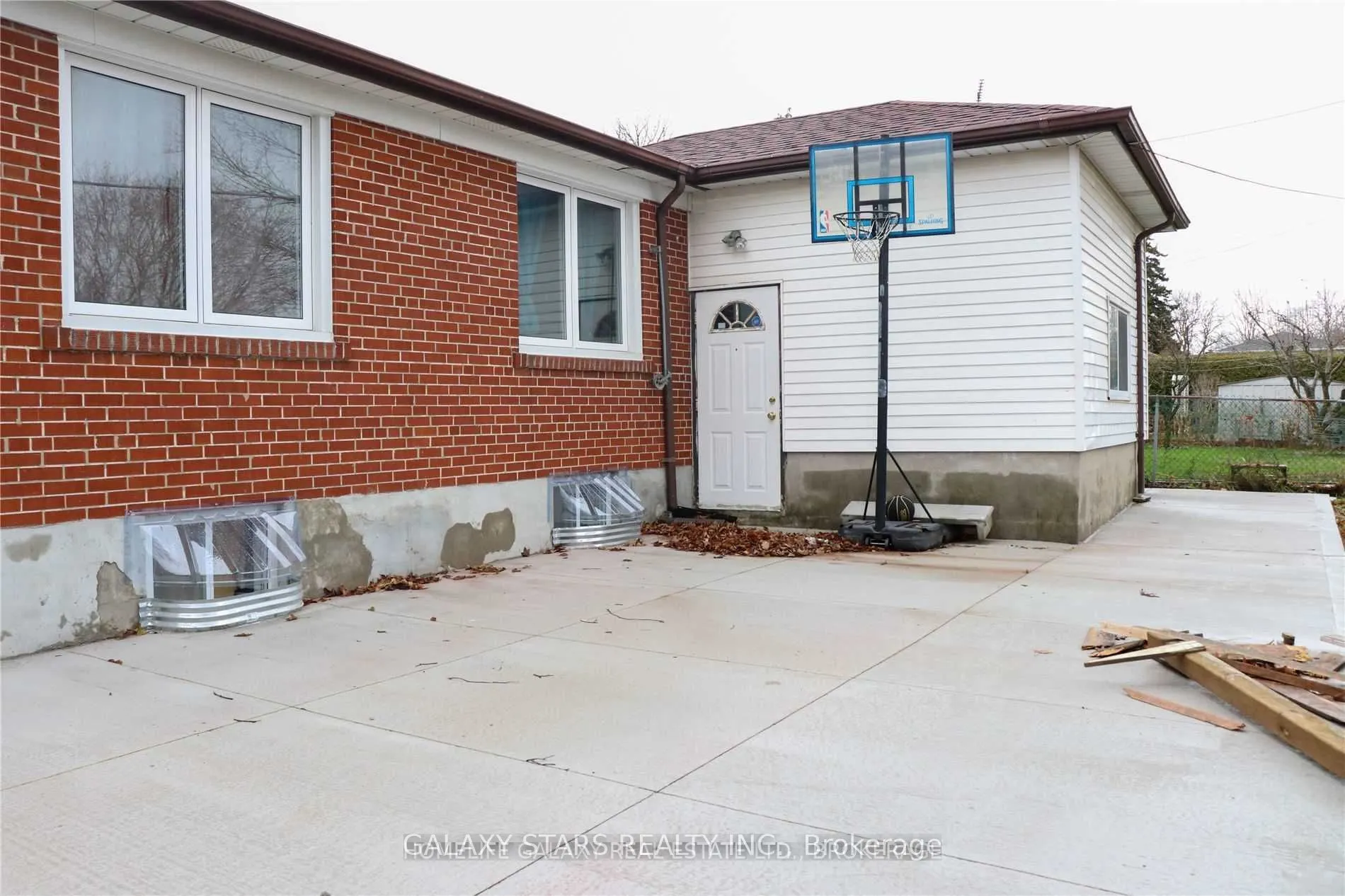 82 Nelson Street, #Main