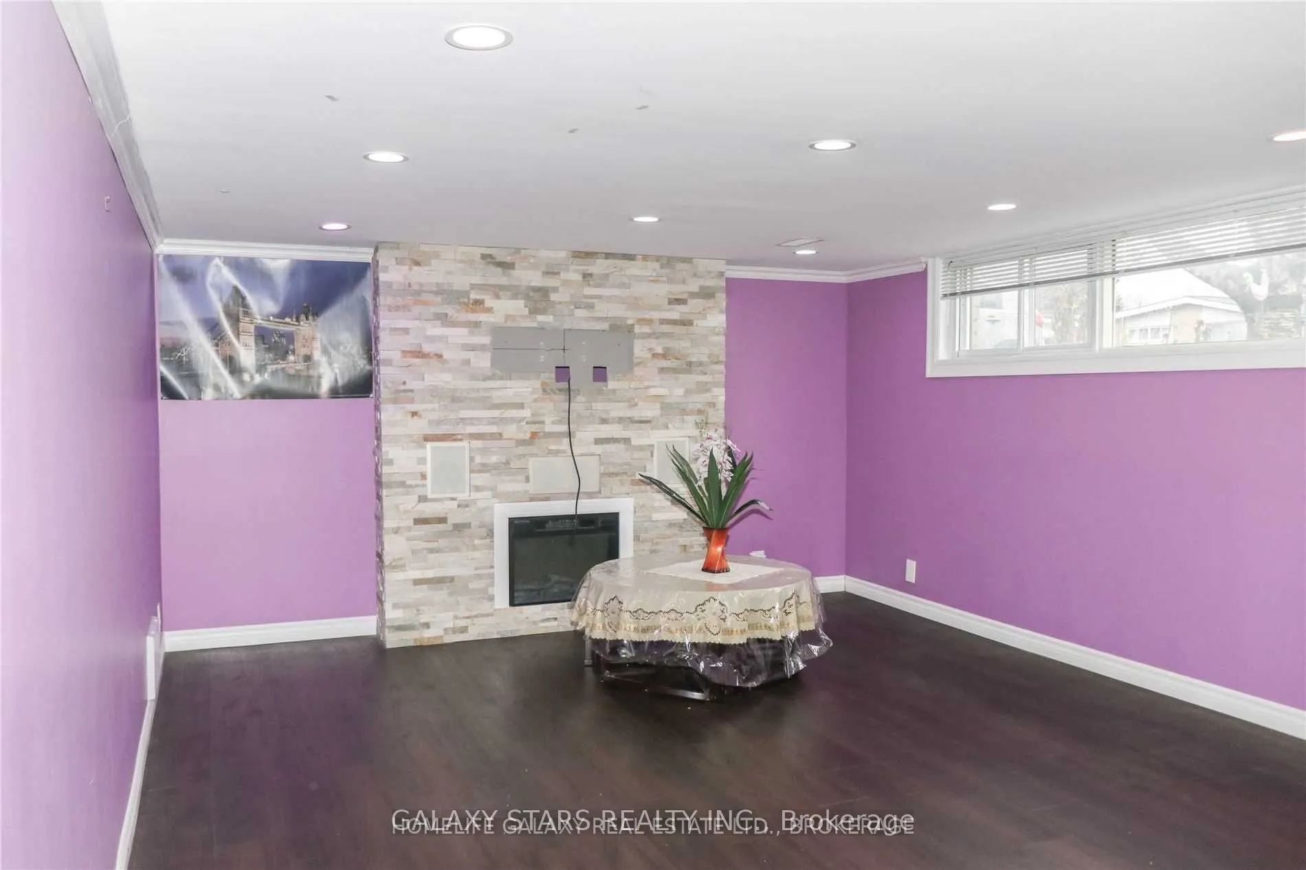 82 Nelson Street, #Main