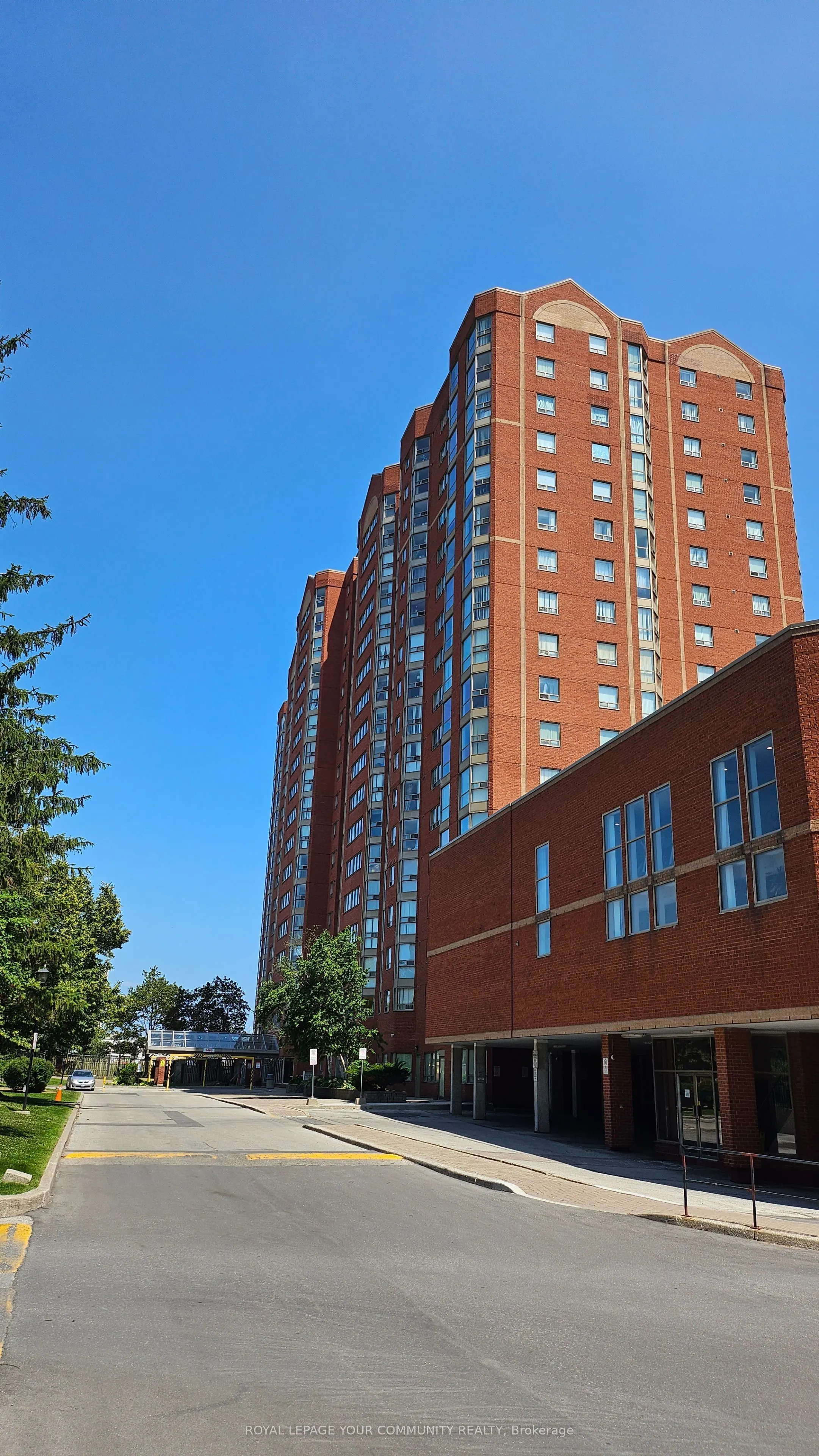 2466 Eglinton Avenue E, #1203
