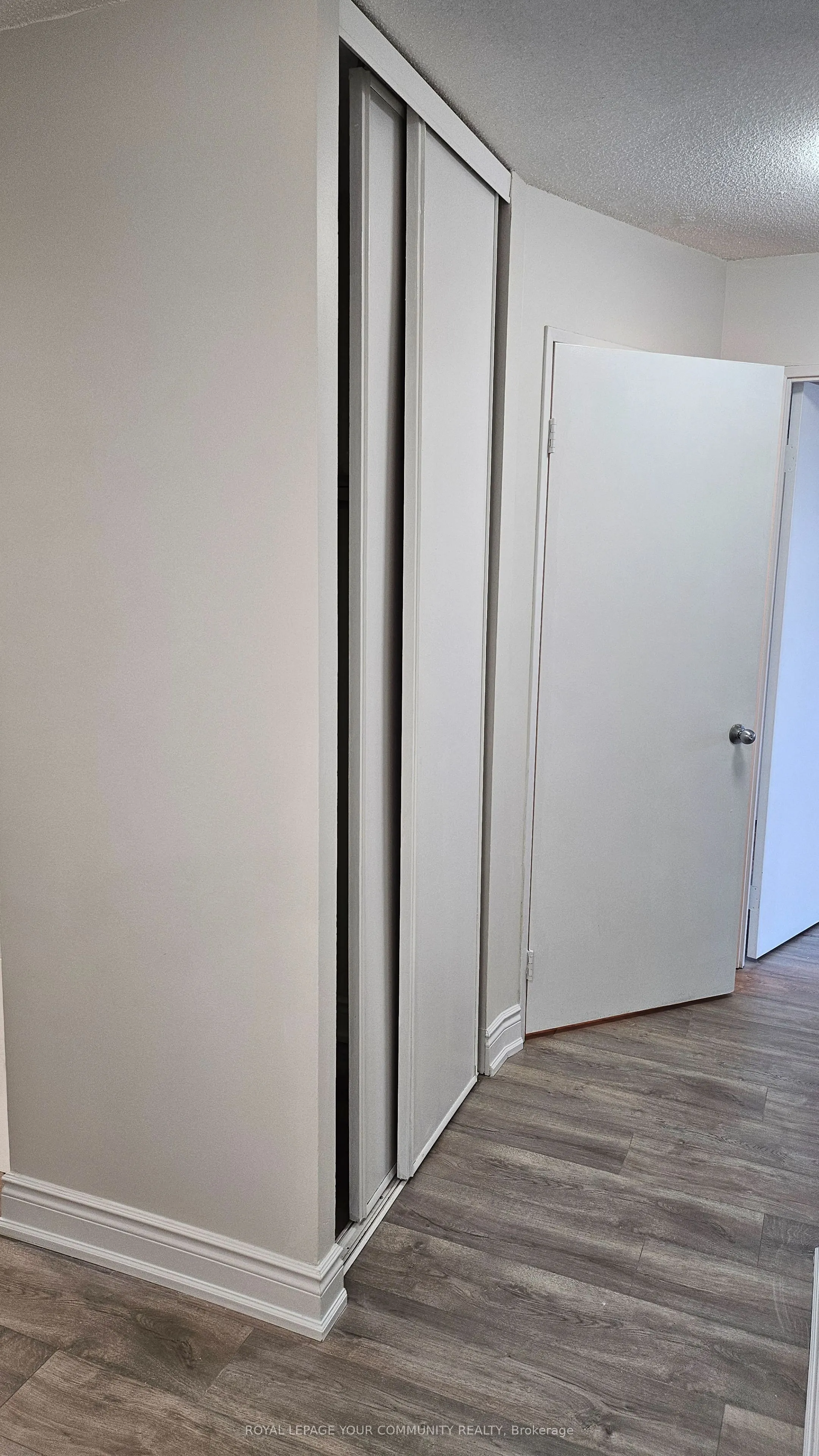 2466 Eglinton Avenue E, #1203