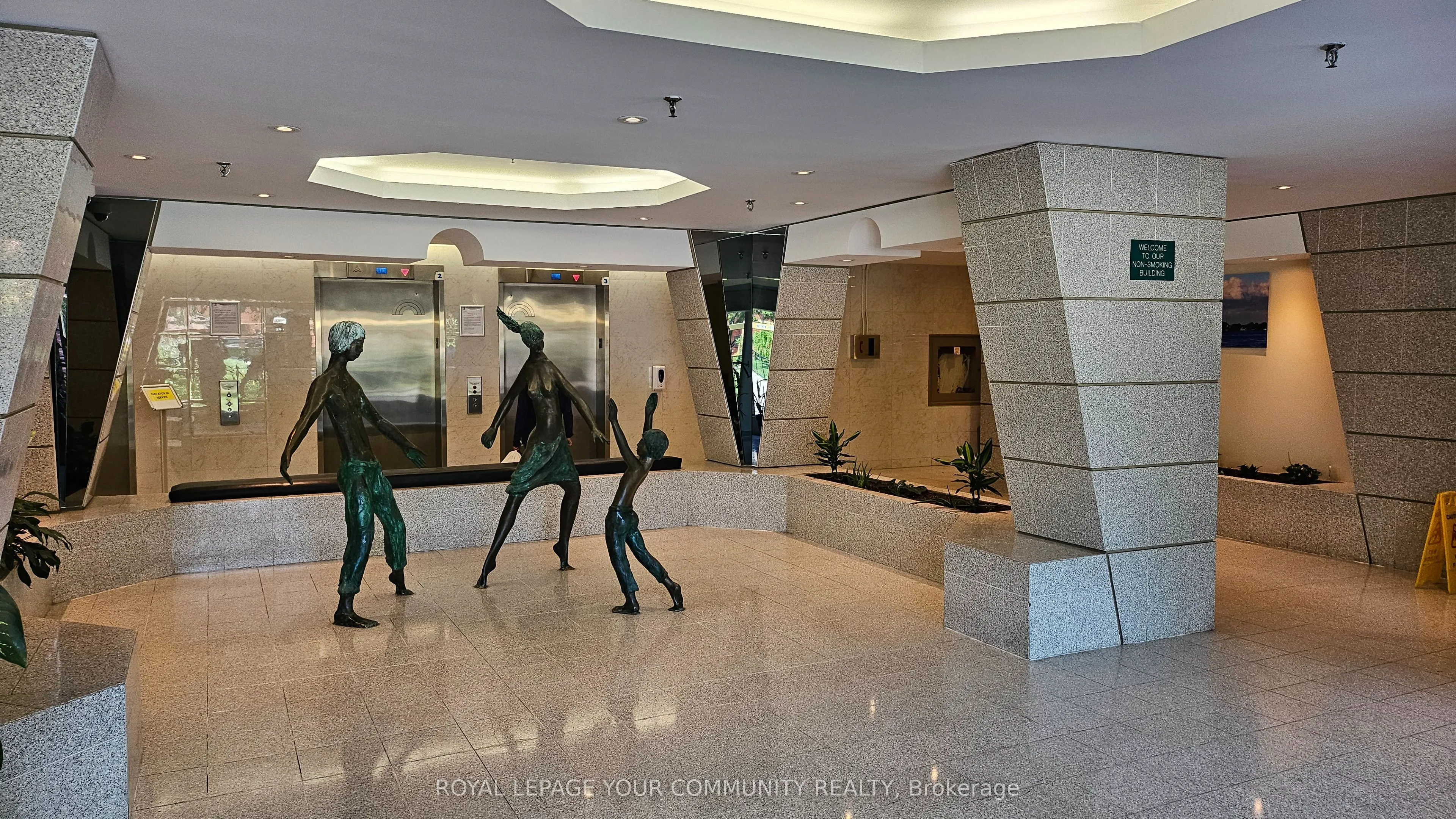 2466 Eglinton Avenue E, #1203