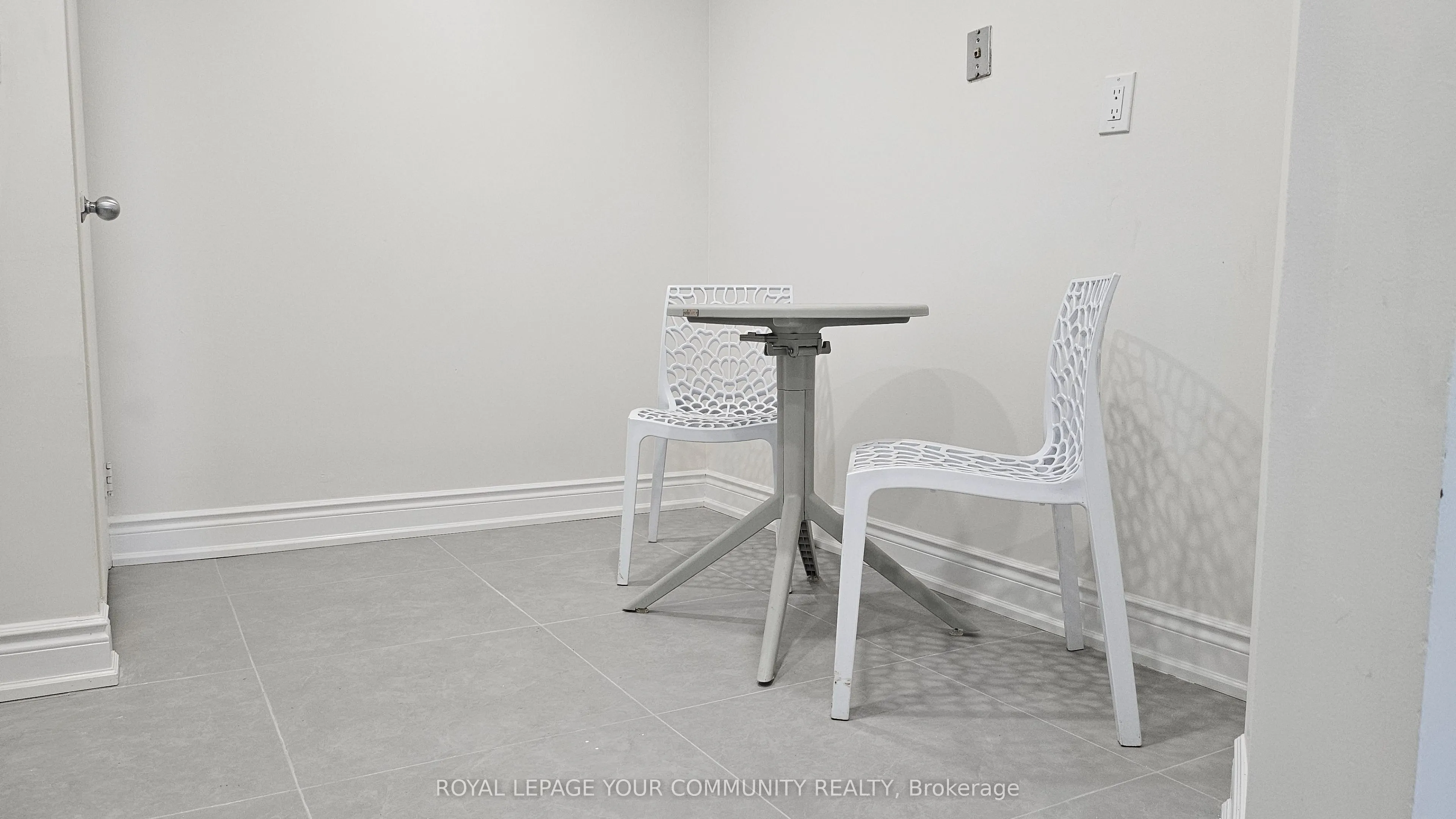2466 Eglinton Avenue E, #1203