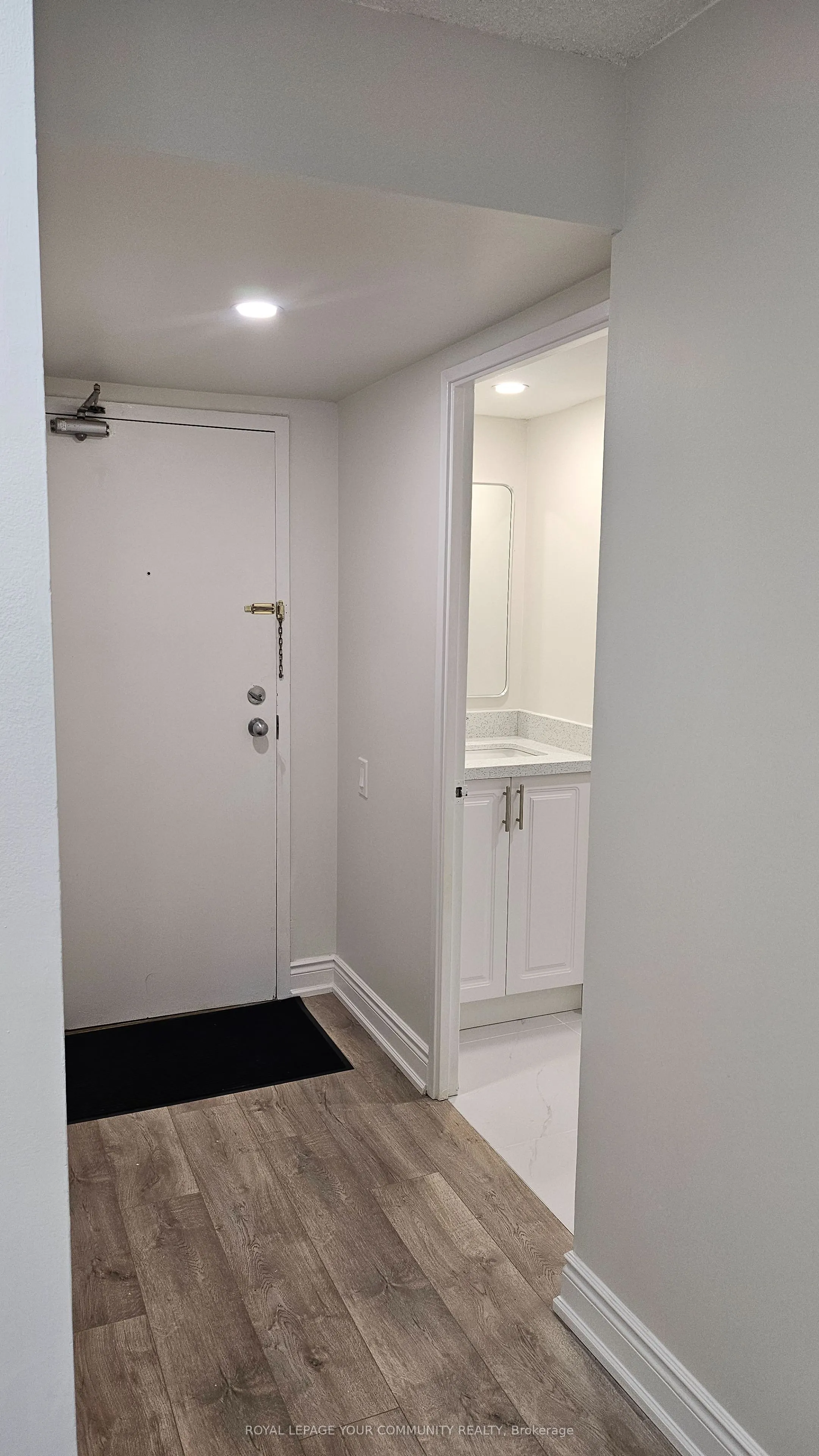 2466 Eglinton Avenue E, #1203