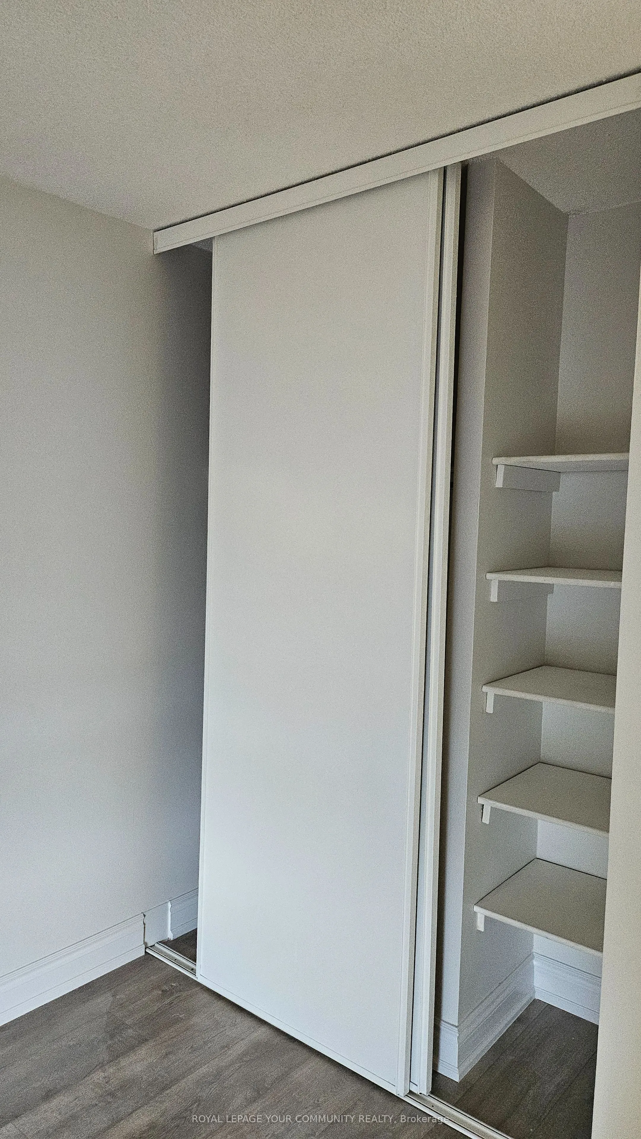 2466 Eglinton Avenue E, #1203