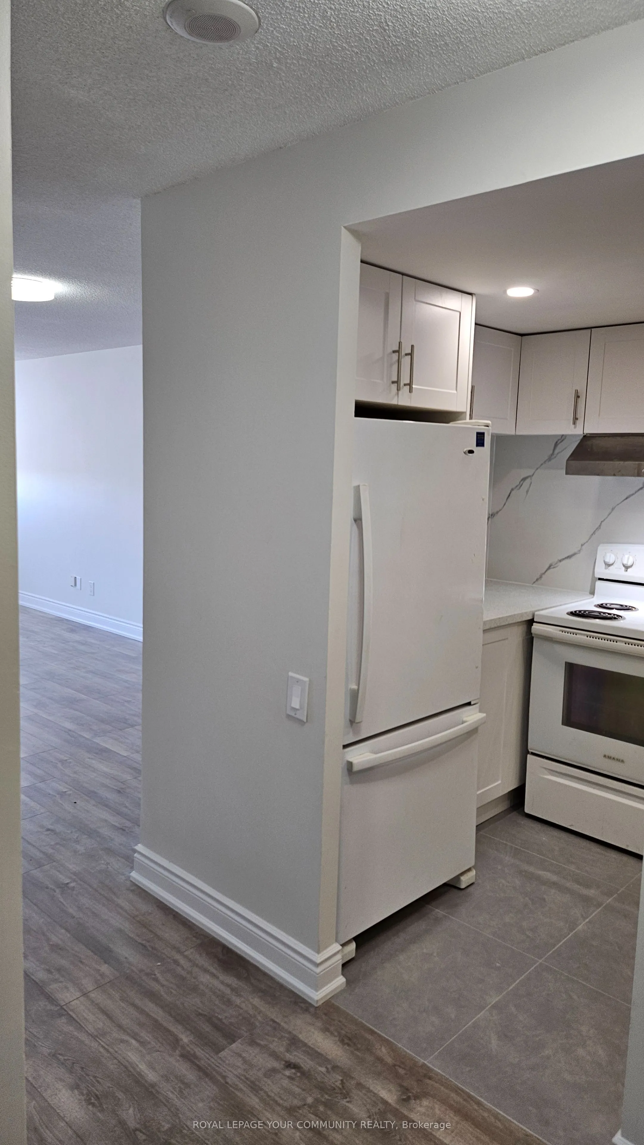 2466 Eglinton Avenue E, #1203
