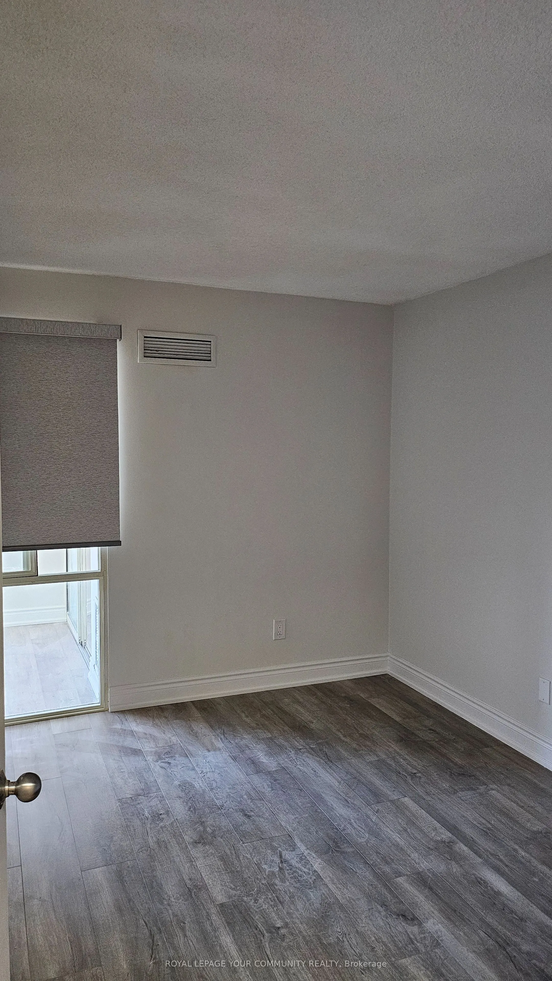 2466 Eglinton Avenue E, #1203