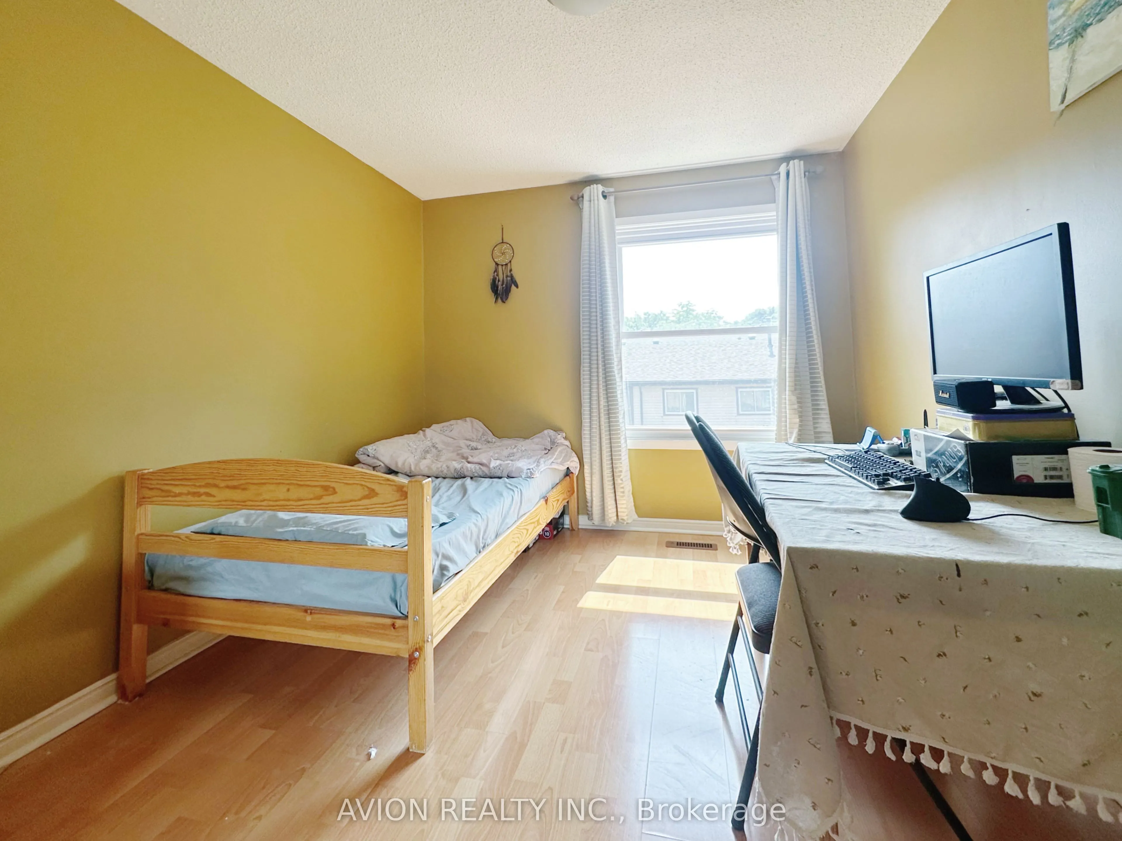 1121 Sandhurst Circle, #18