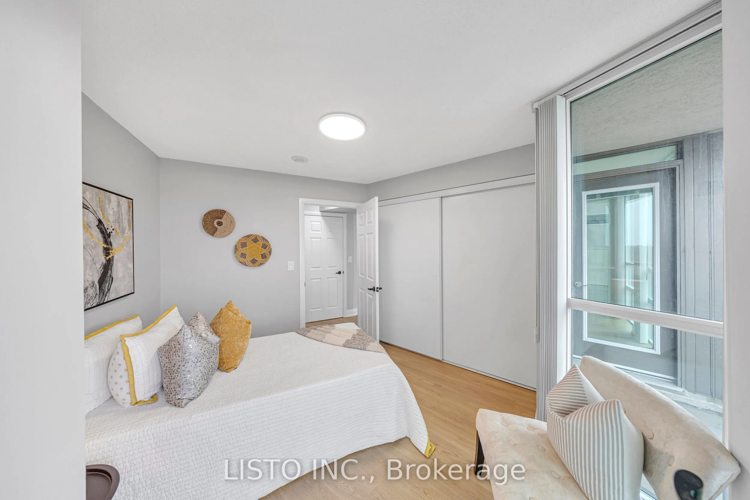 68 Grangeway Avenue, #906