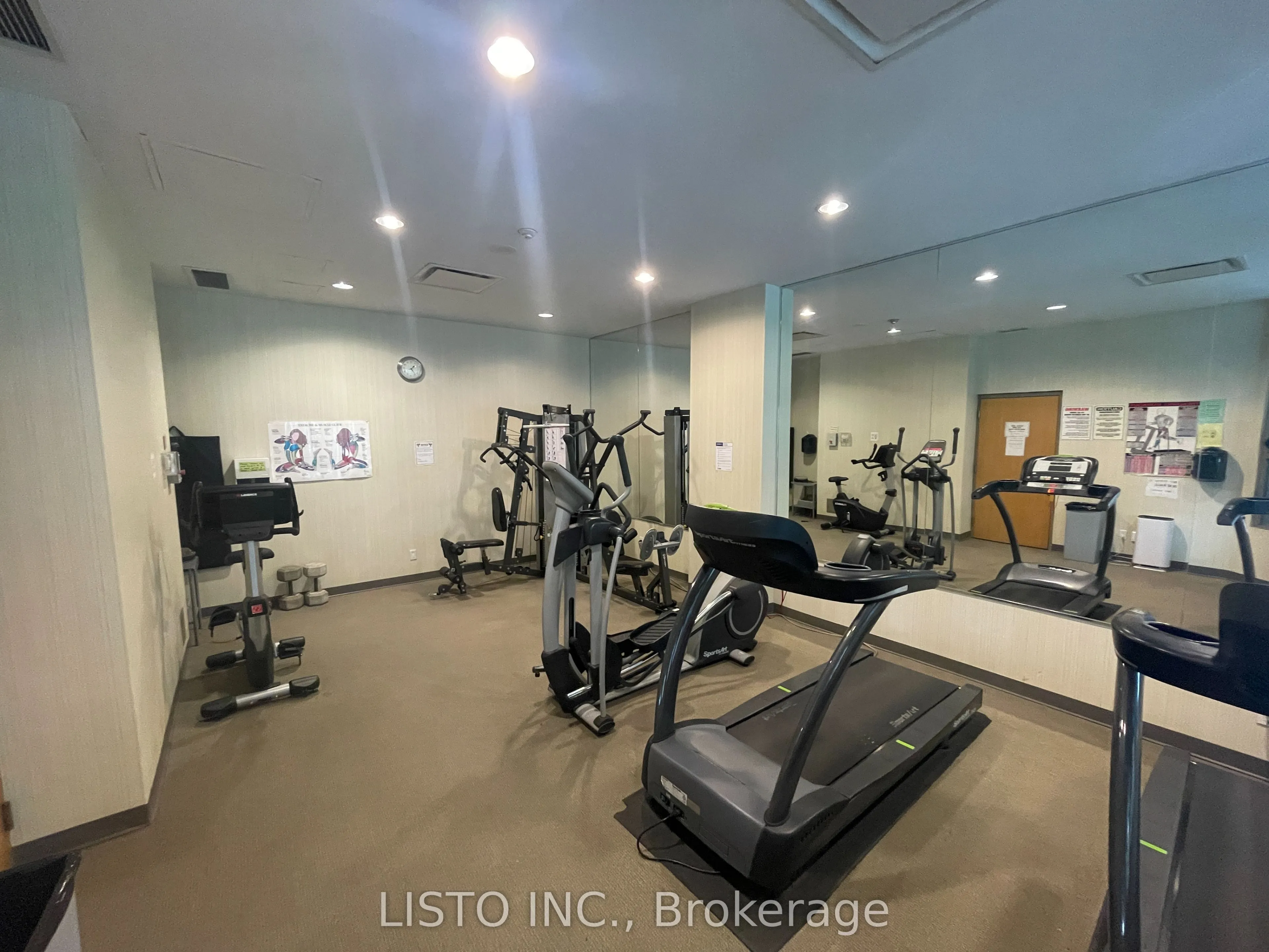 68 Grangeway Avenue, #906
