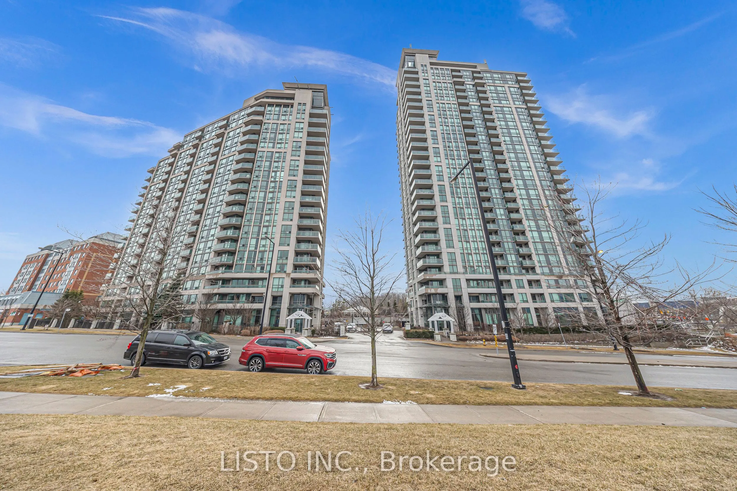 68 Grangeway Avenue, #906