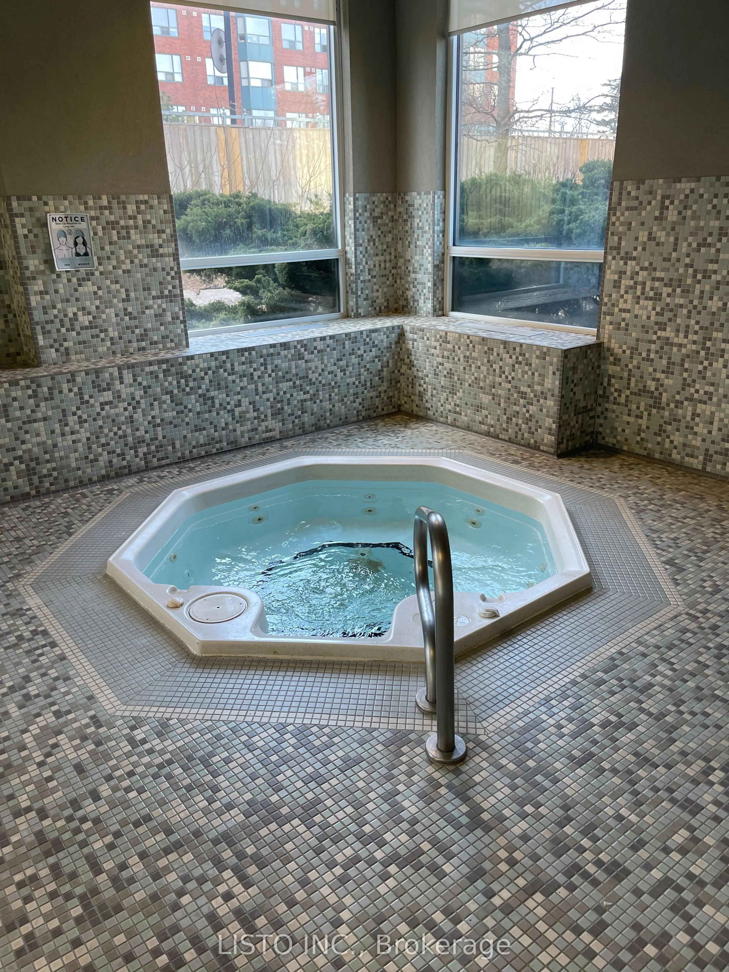 68 Grangeway Avenue, #906