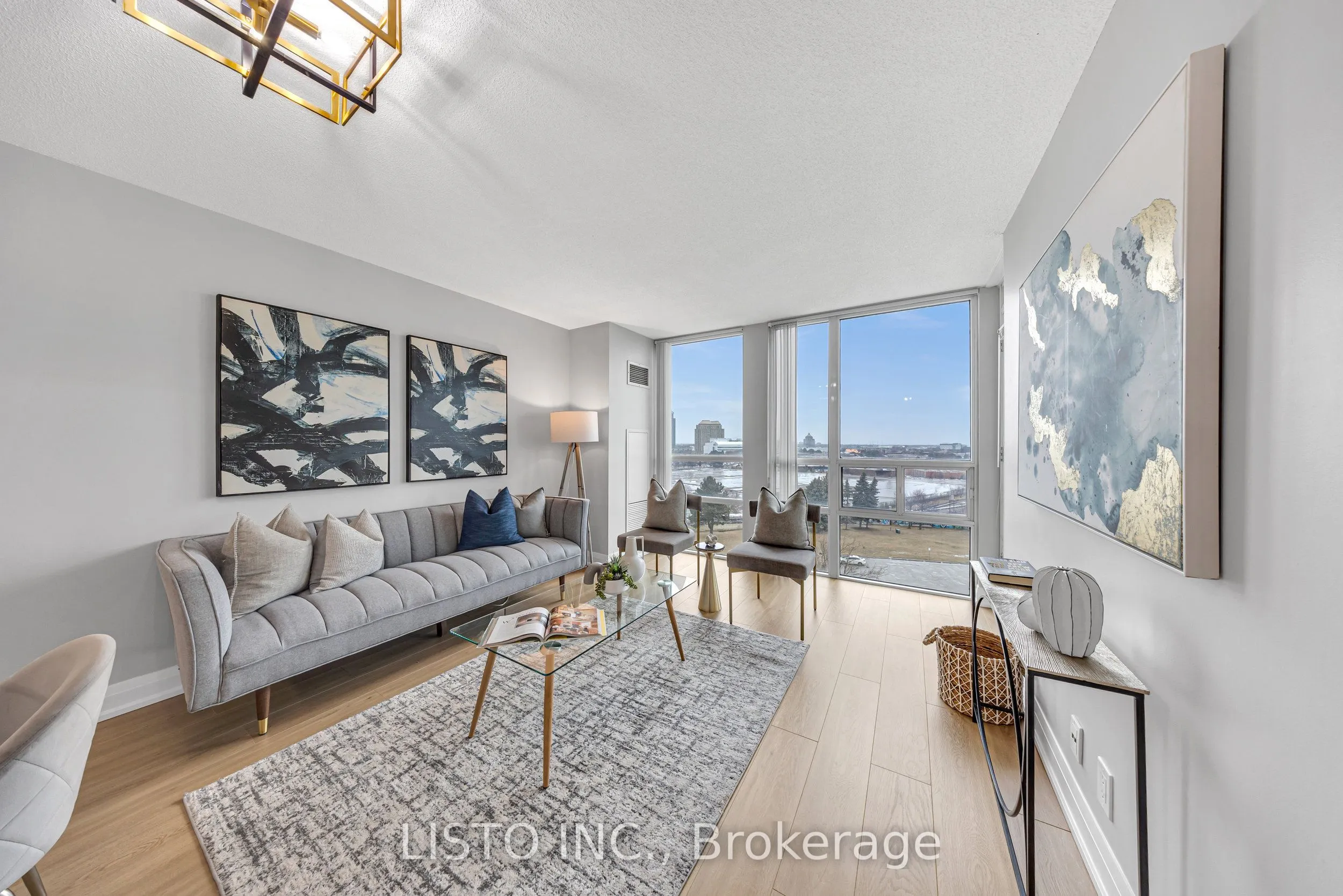 68 Grangeway Avenue, #906