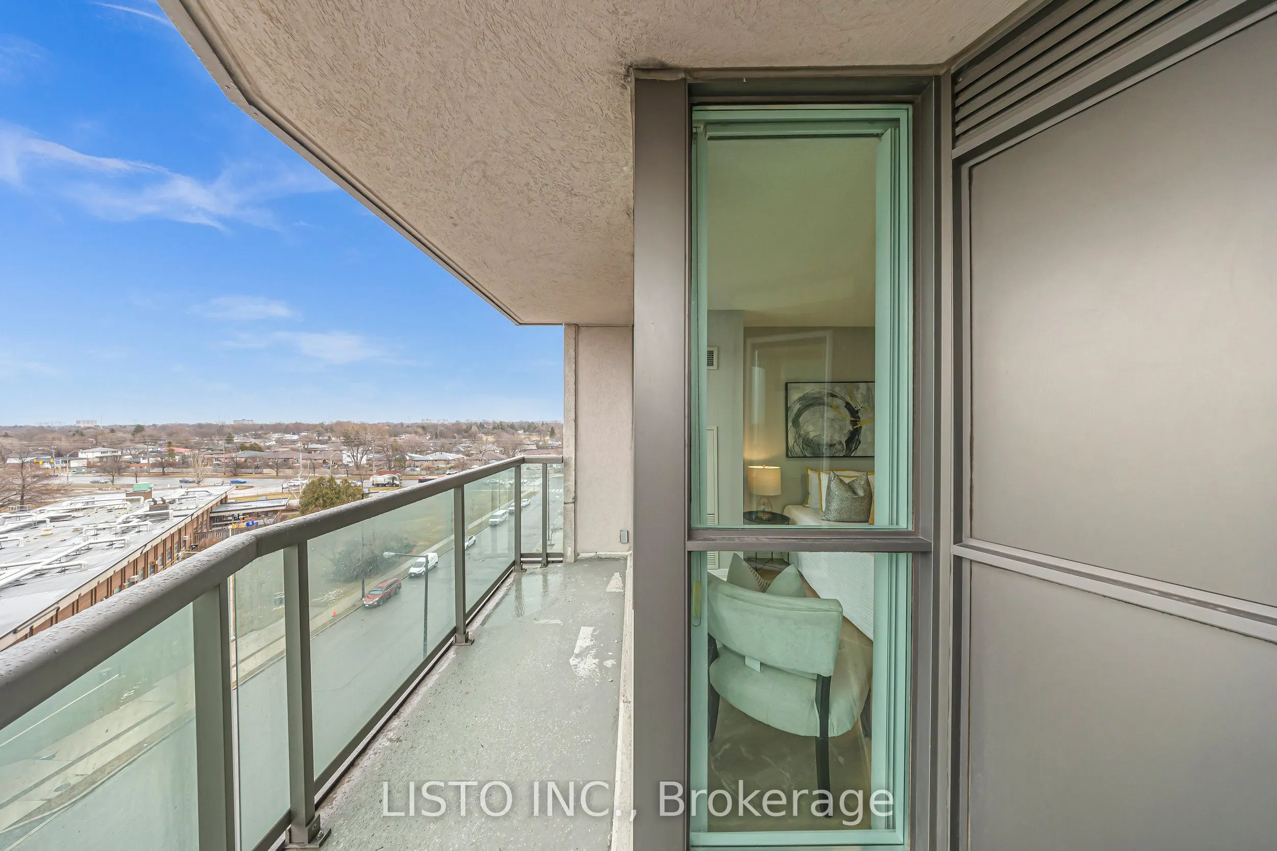 68 Grangeway Avenue, #906