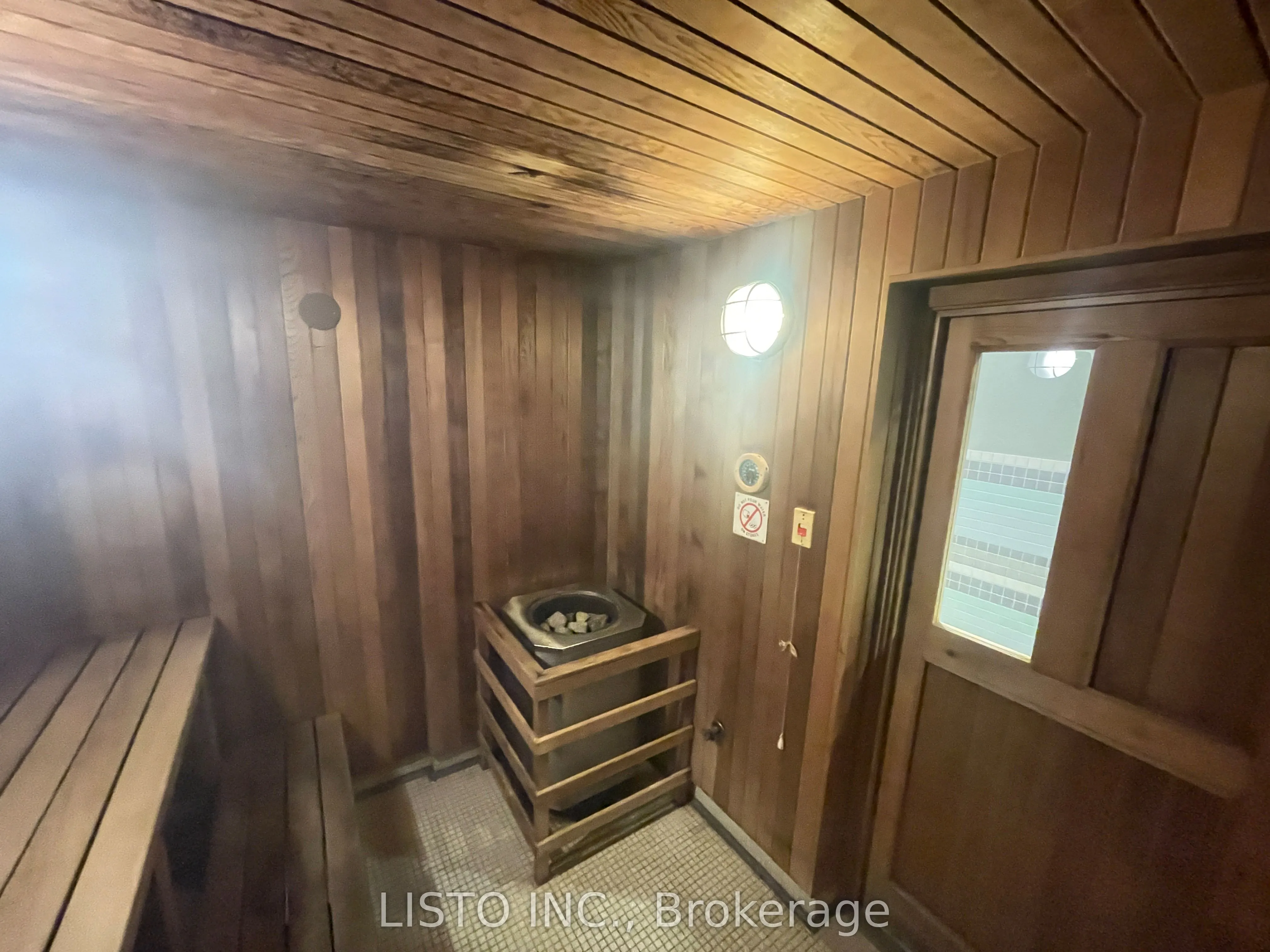 68 Grangeway Avenue, #906