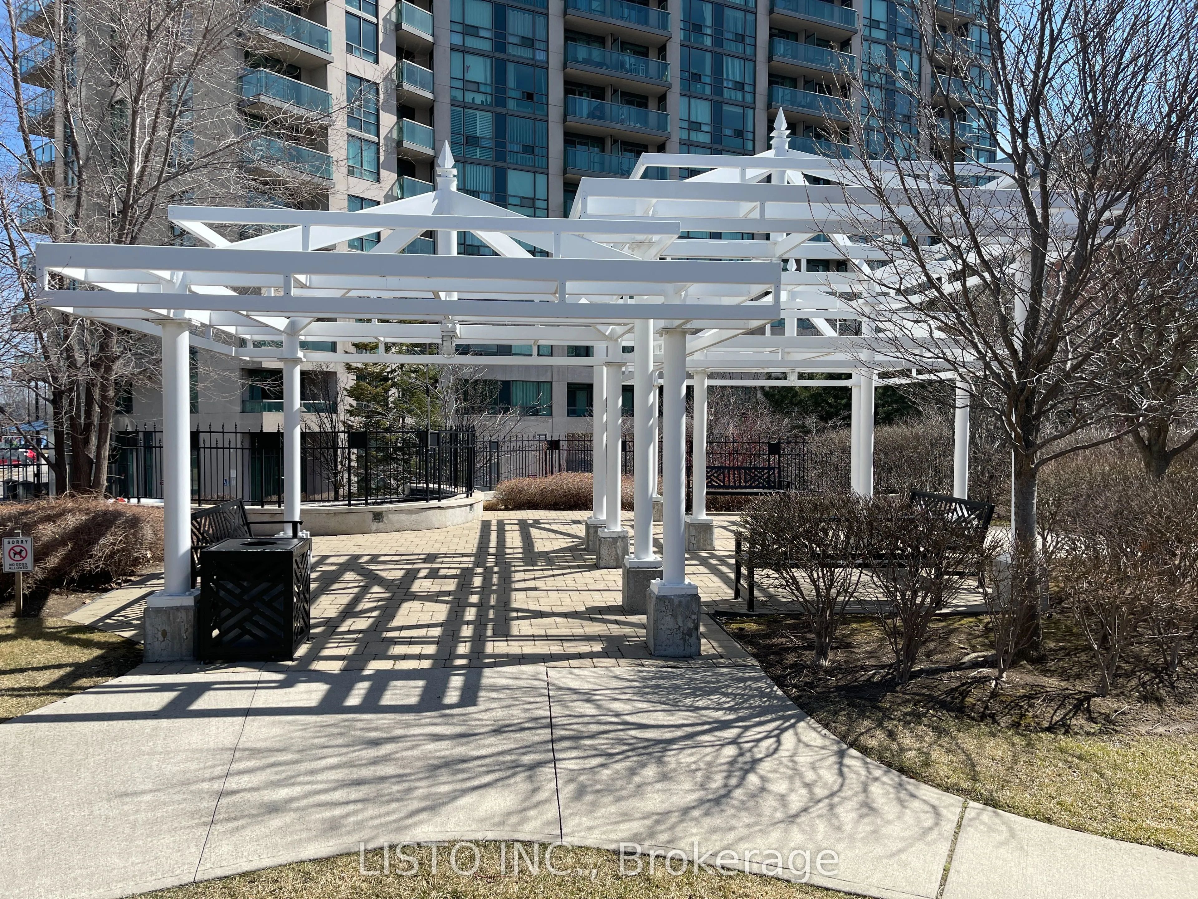68 Grangeway Avenue, #906