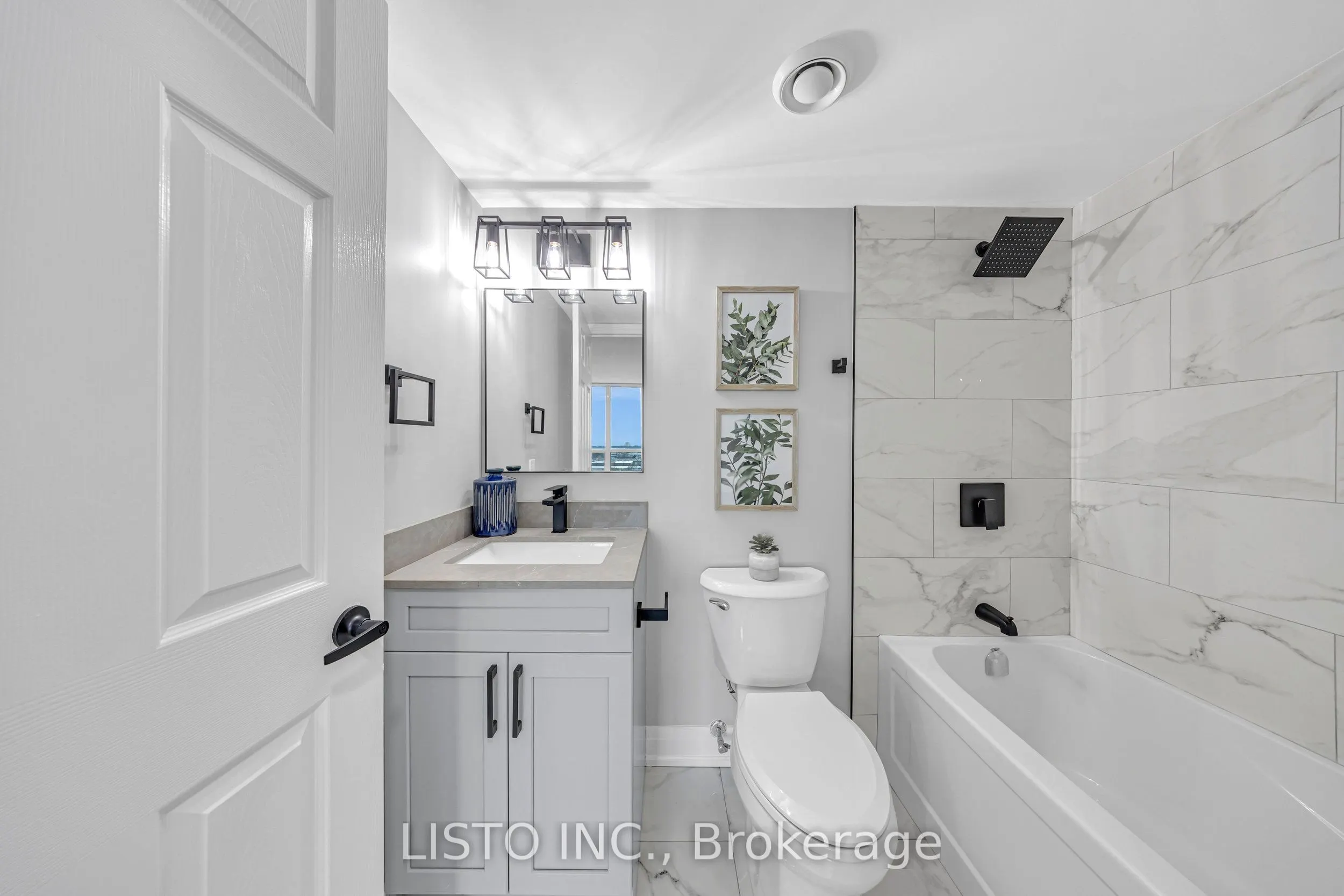 68 Grangeway Avenue, #906