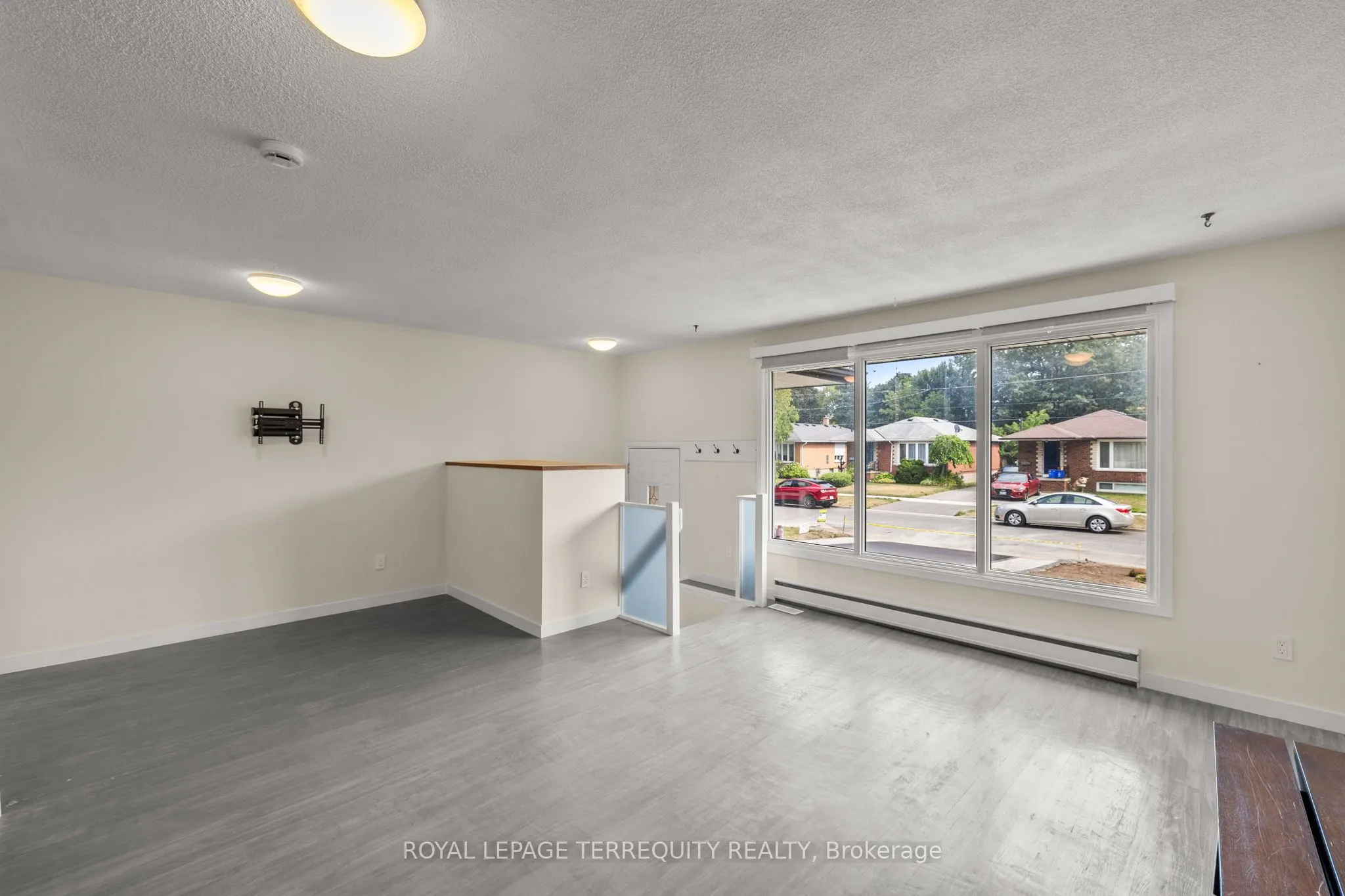 116 Byng Avenue, #Main Floor