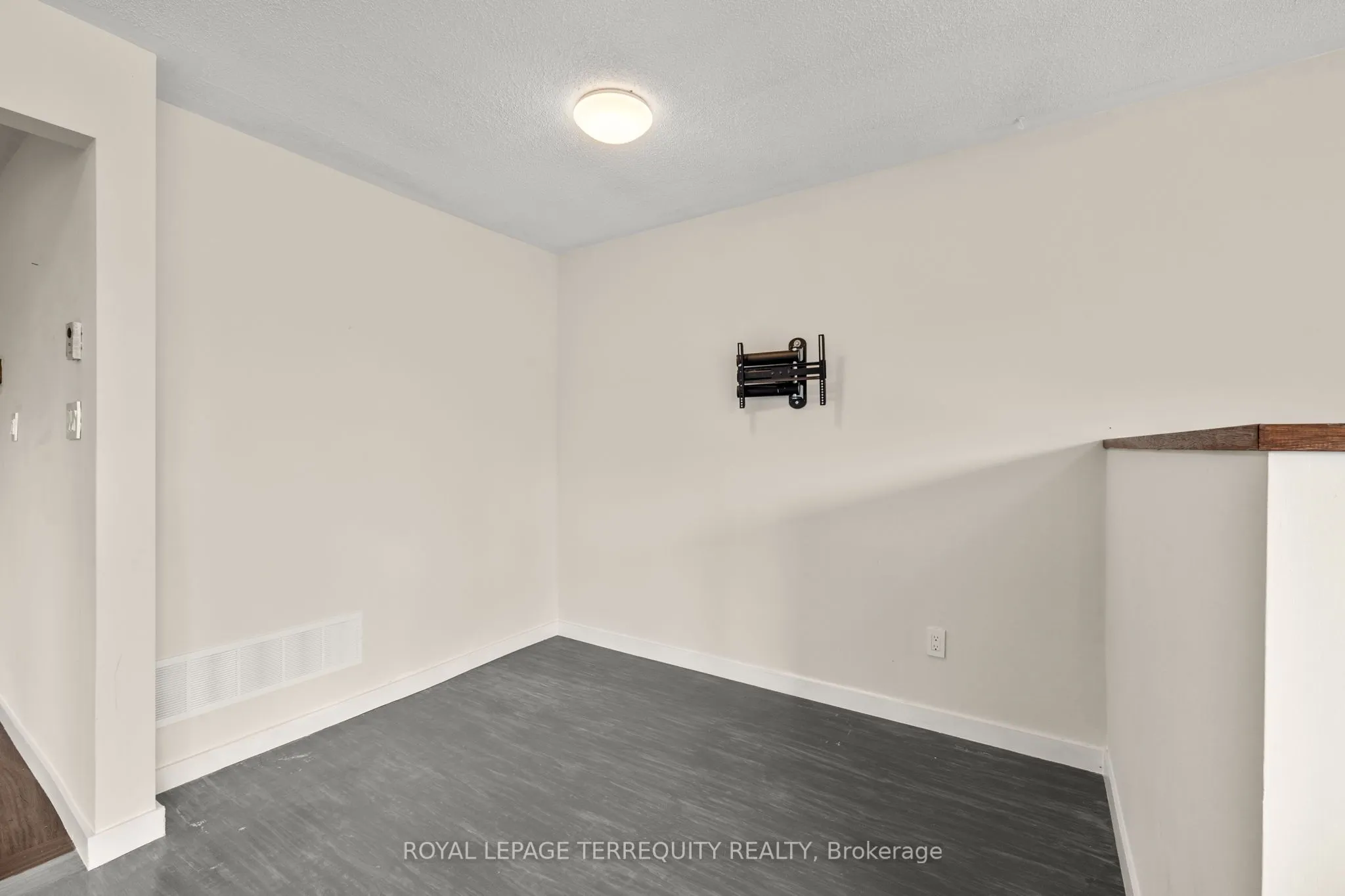 116 Byng Avenue, #Main Floor
