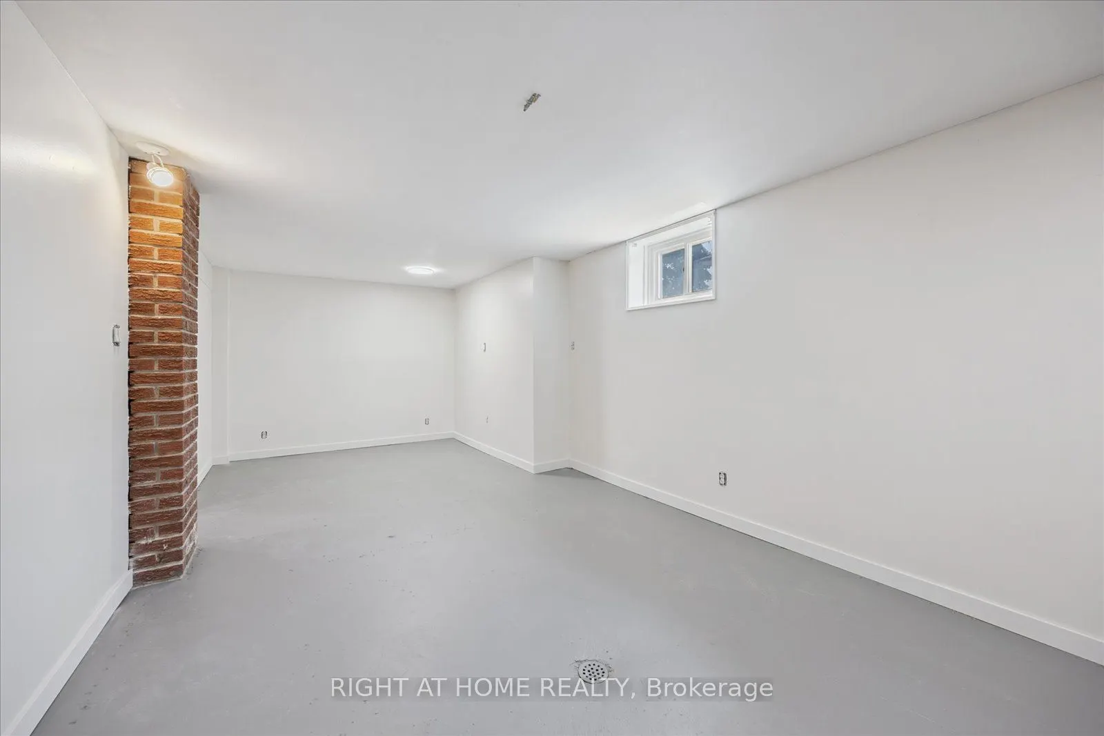 1328 Scugog Avenue