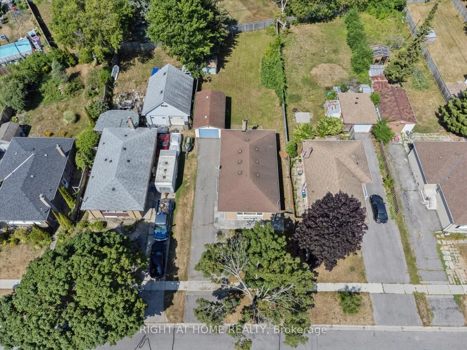 1328 Scugog Avenue
