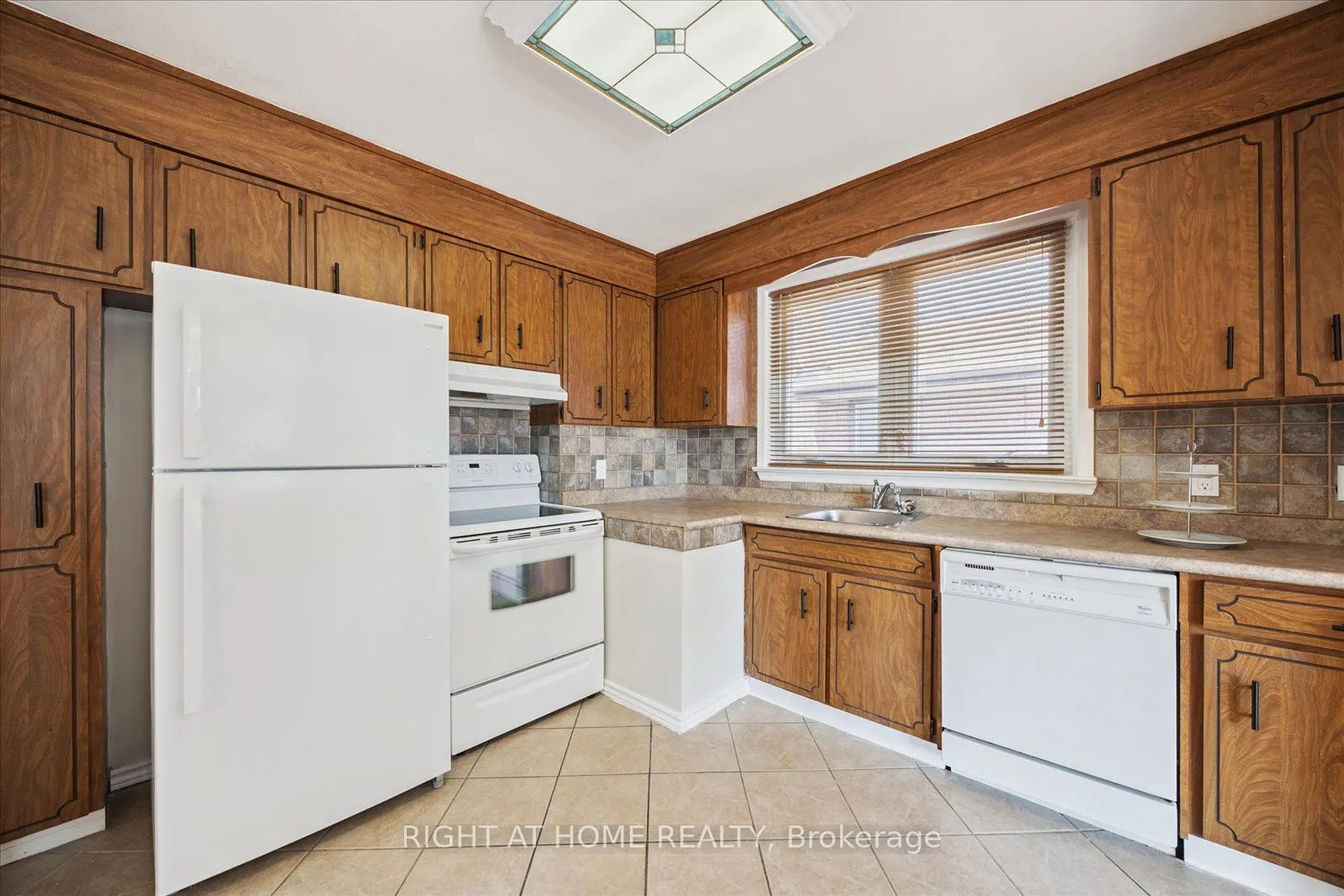 1328 Scugog Avenue