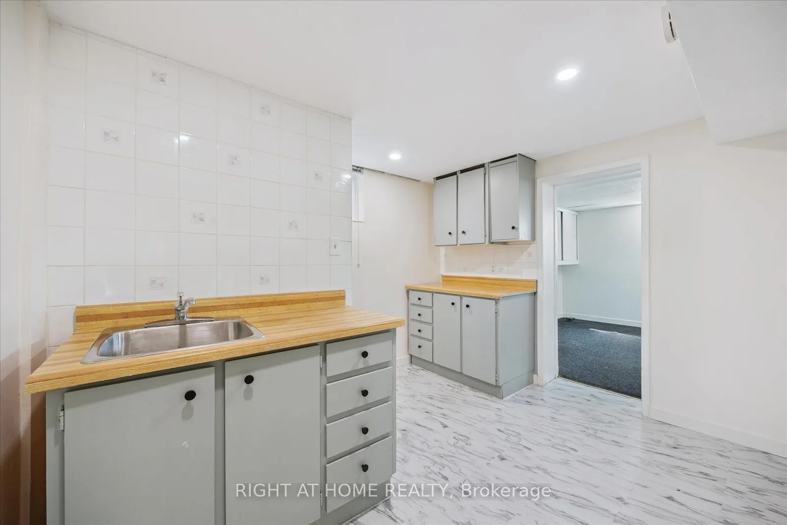 1328 Scugog Avenue