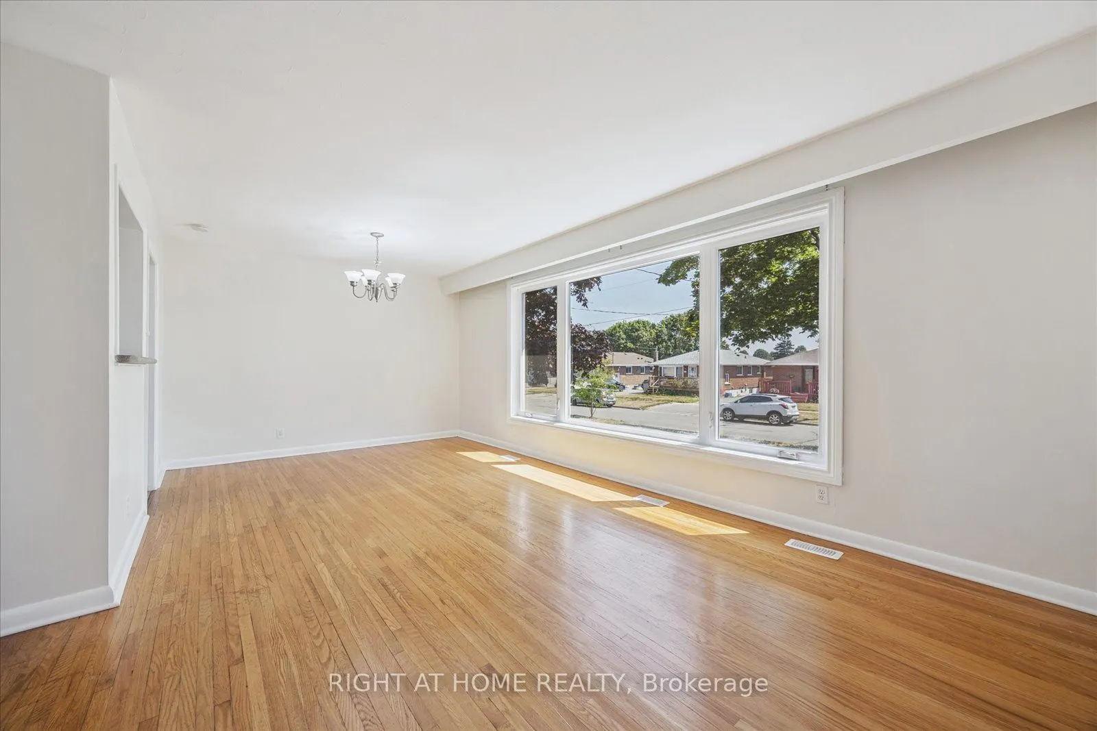 1328 Scugog Avenue