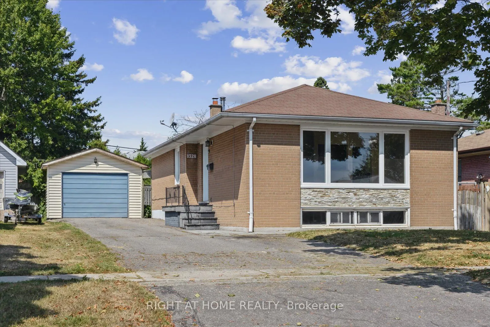 1328 Scugog Avenue