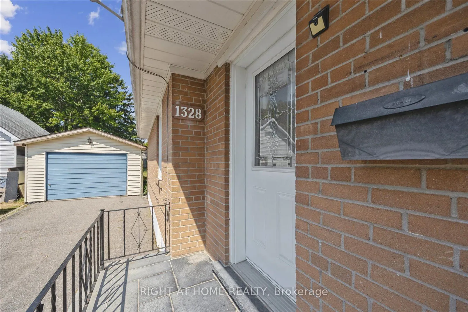 1328 Scugog Avenue