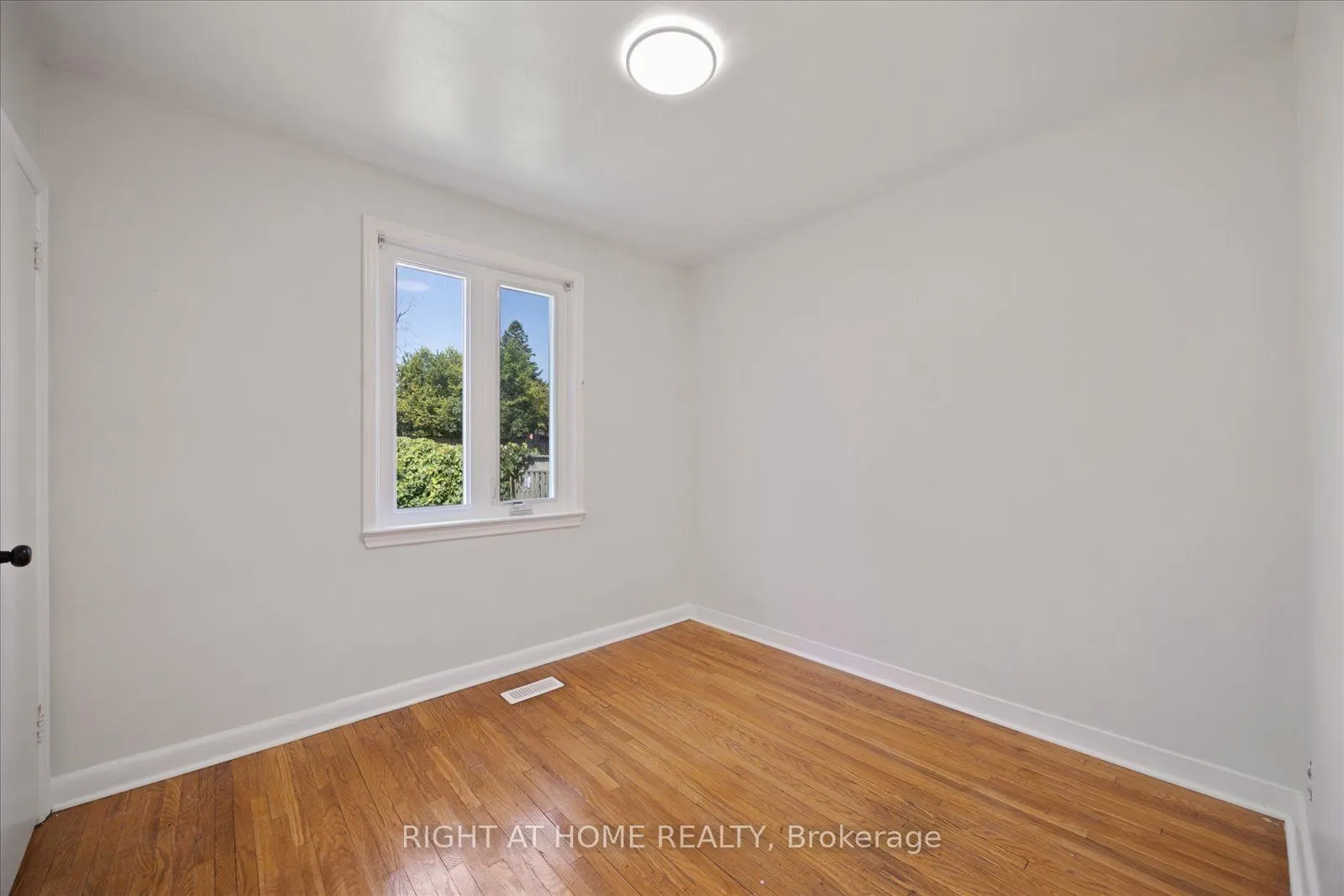 1328 Scugog Avenue