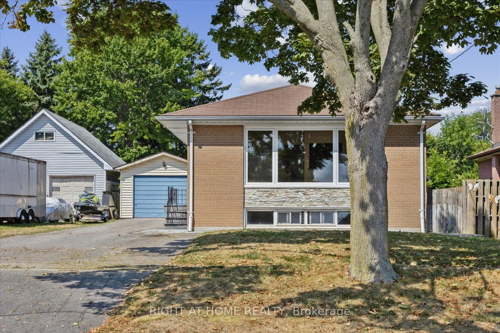 1328 Scugog Avenue