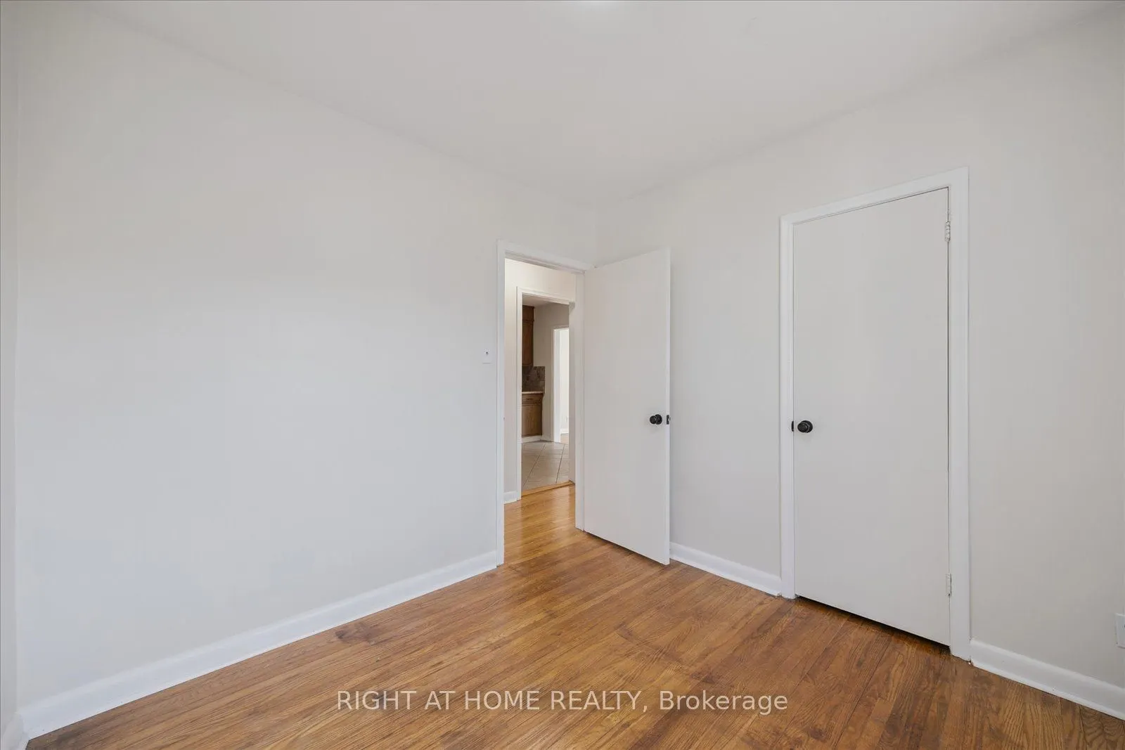 1328 Scugog Avenue