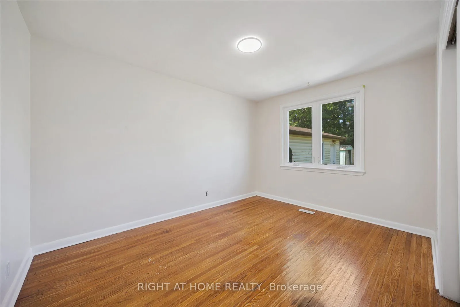 1328 Scugog Avenue