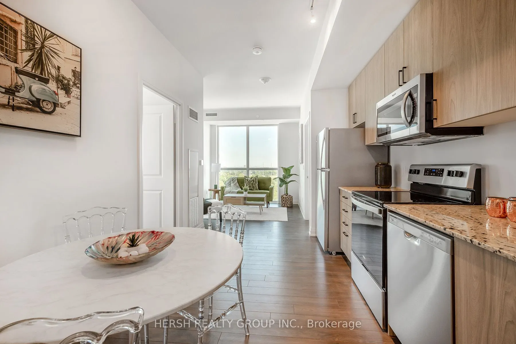 10 Meadowglen Place, #206