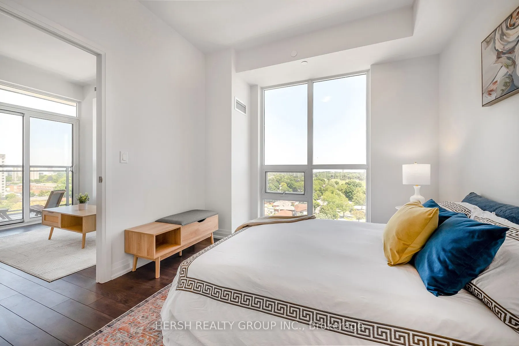 10 Meadowglen Place, #206