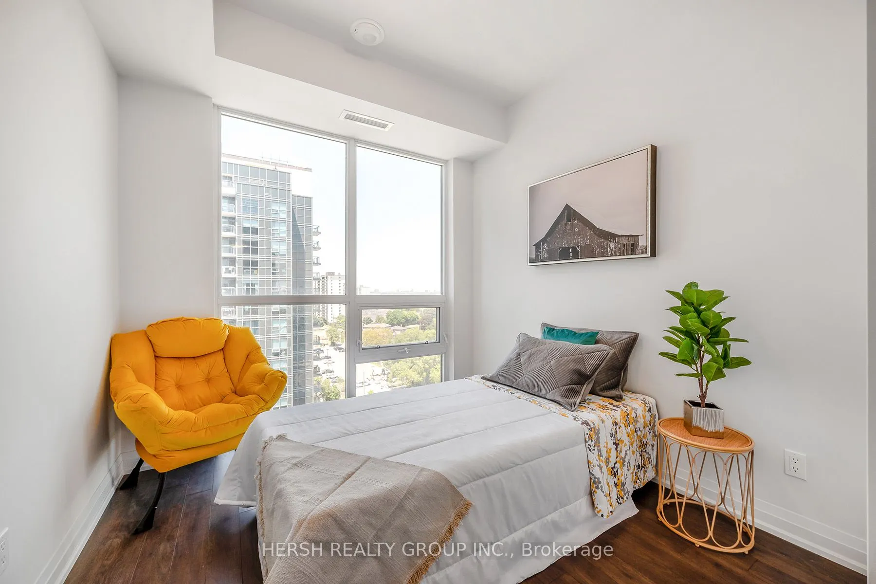 10 Meadowglen Place, #206