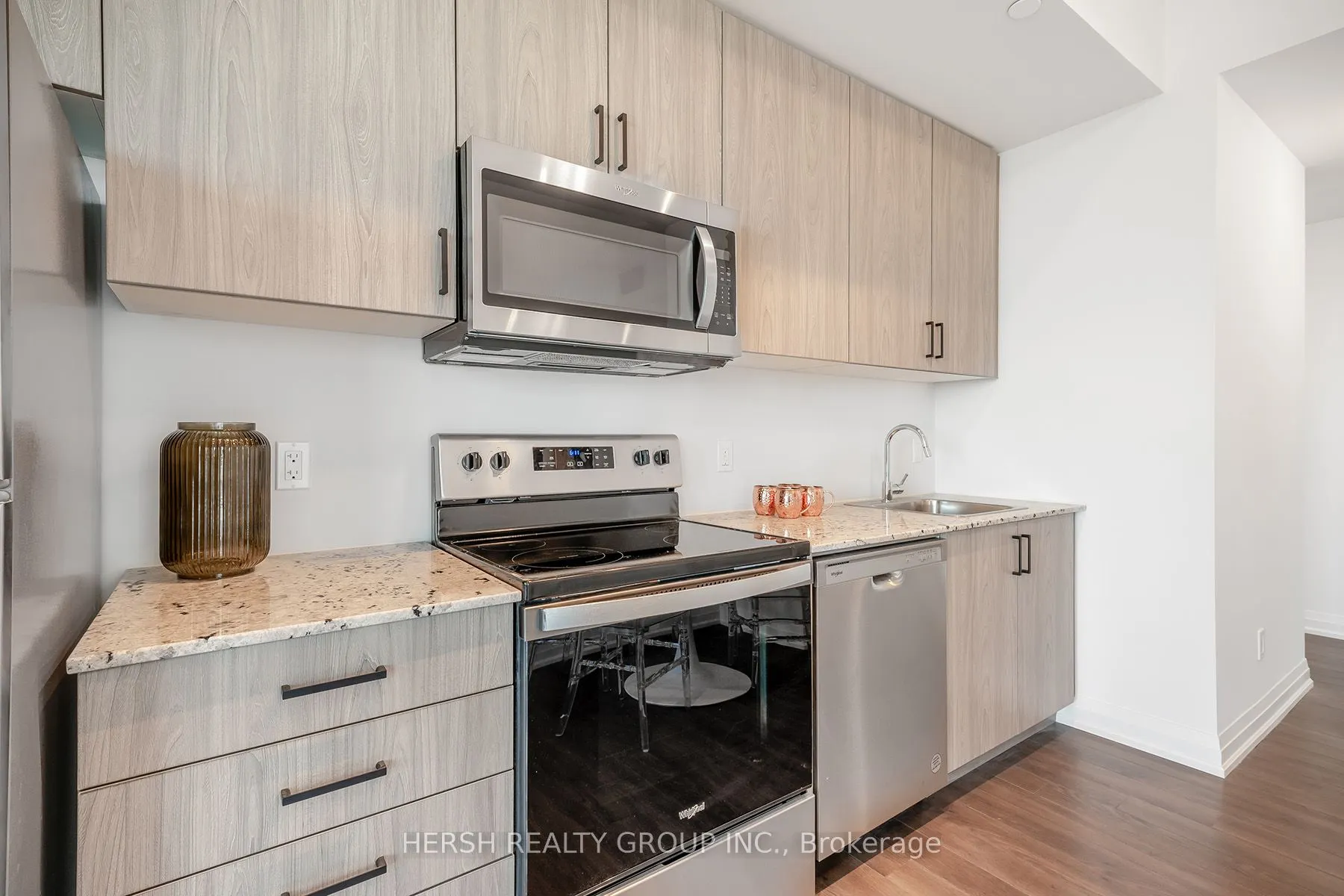 10 Meadowglen Place, #206