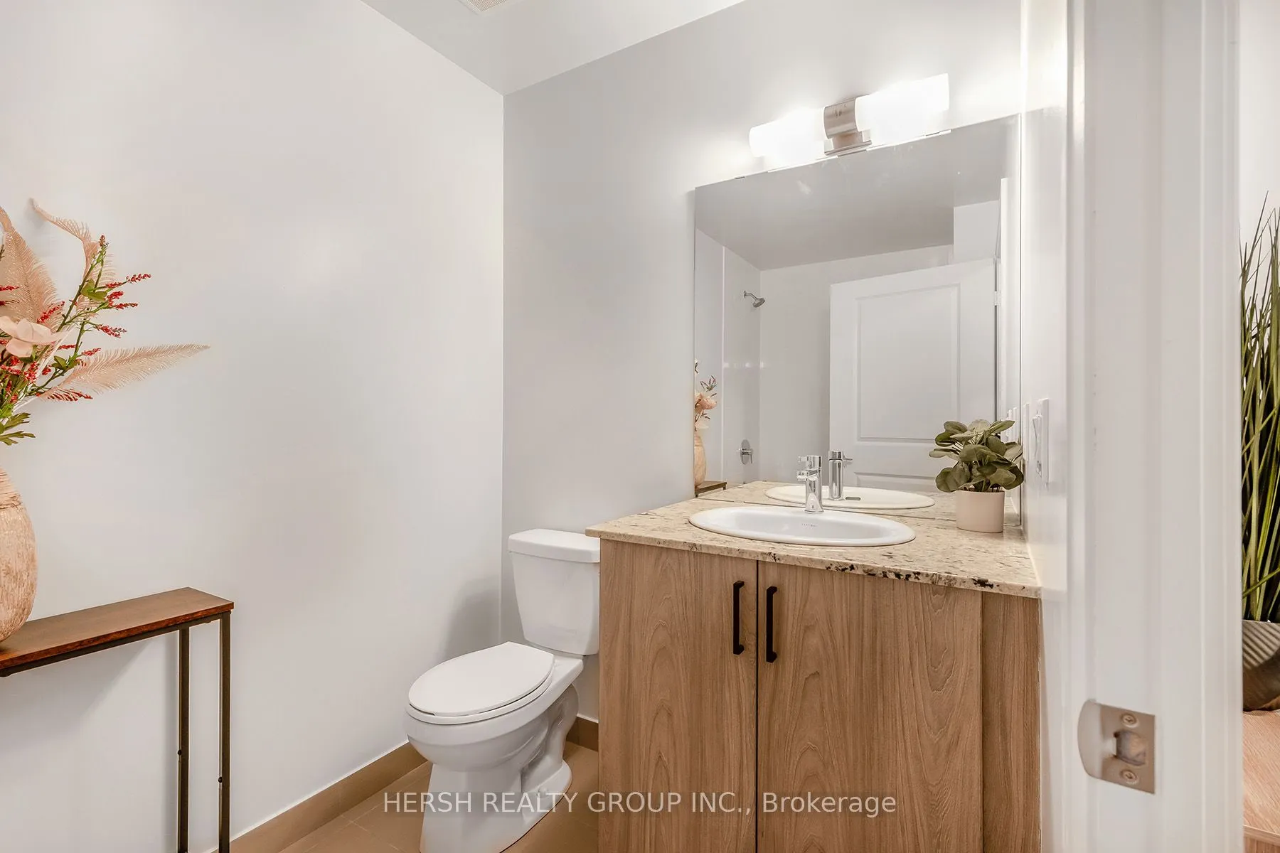 10 Meadowglen Place, #206