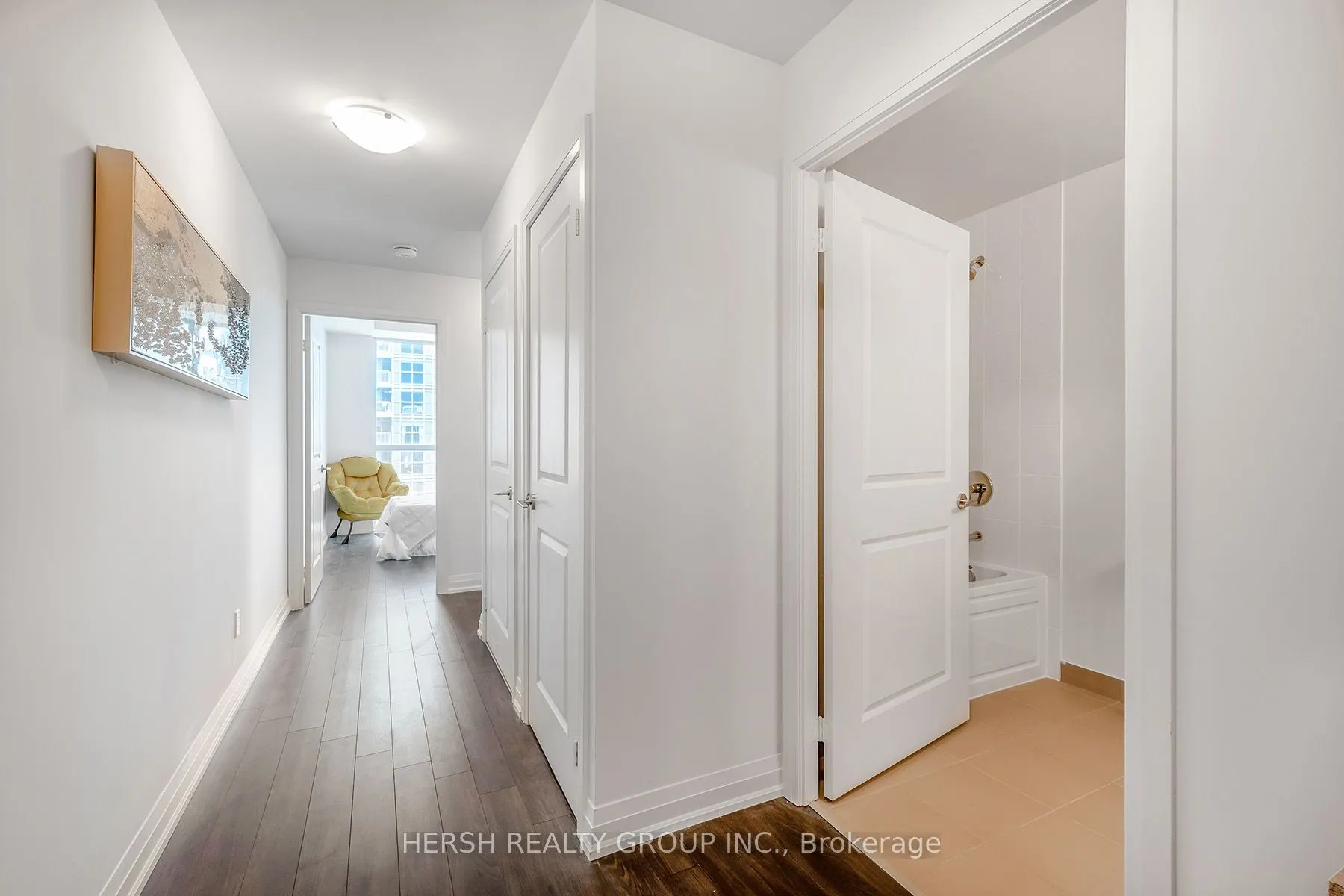 10 Meadowglen Place, #206