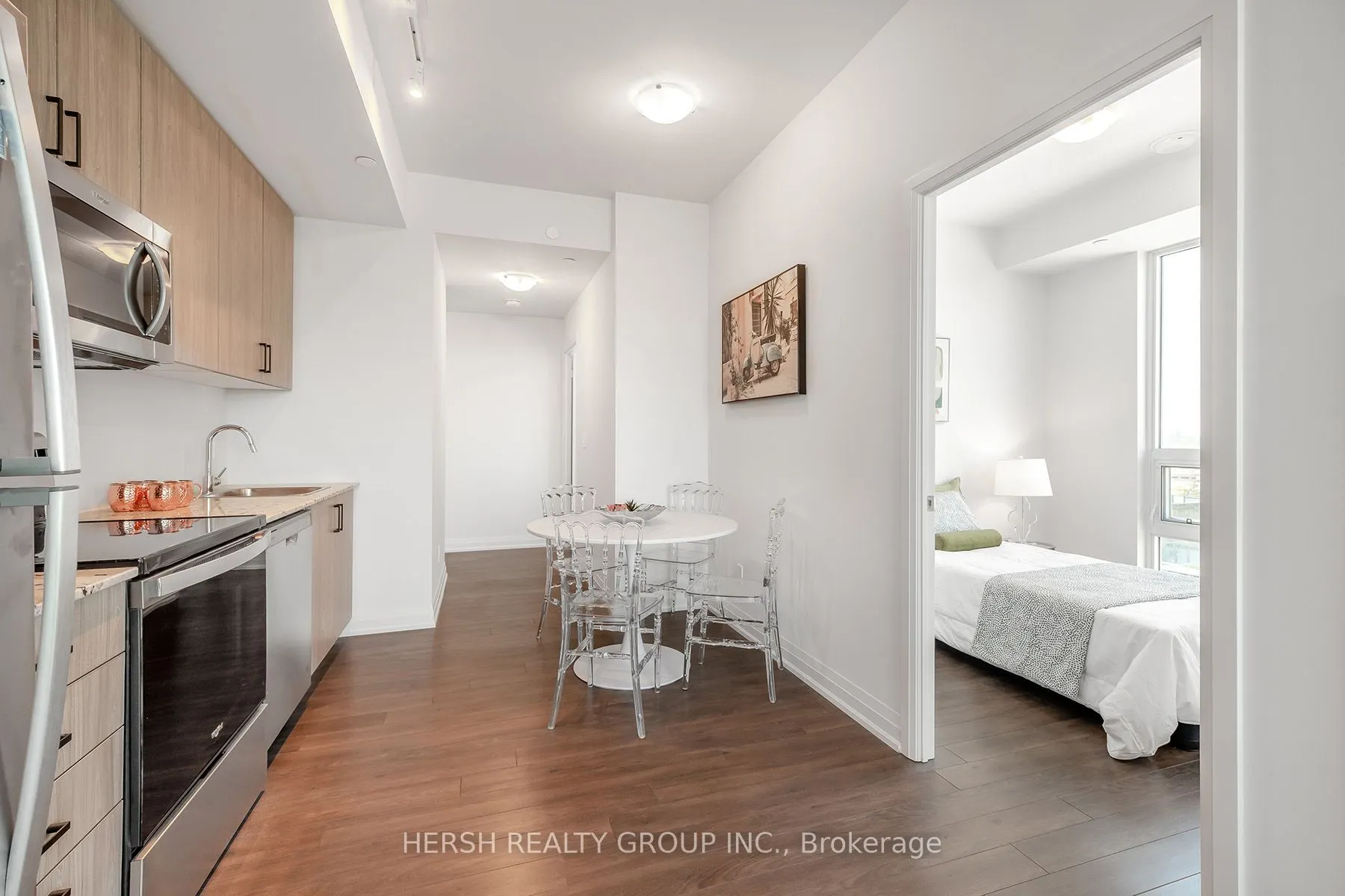 10 Meadowglen Place, #206