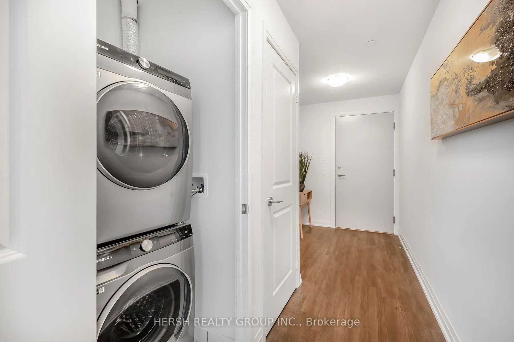 10 Meadowglen Place, #206