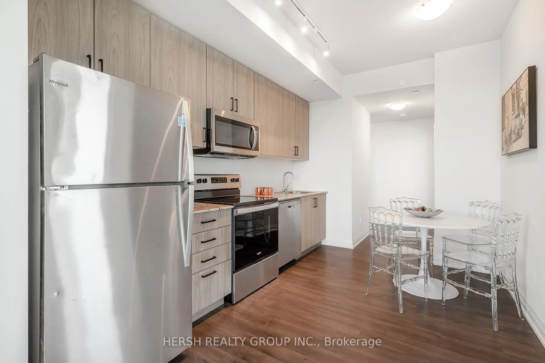 10 Meadowglen Place, #206